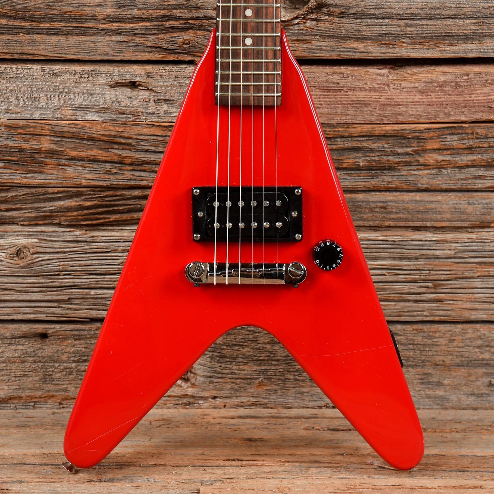Epiphone Epiphone Vee Wee Mini Flying V Electric Guitar w/Amp Red – Chicago  Music Exchange