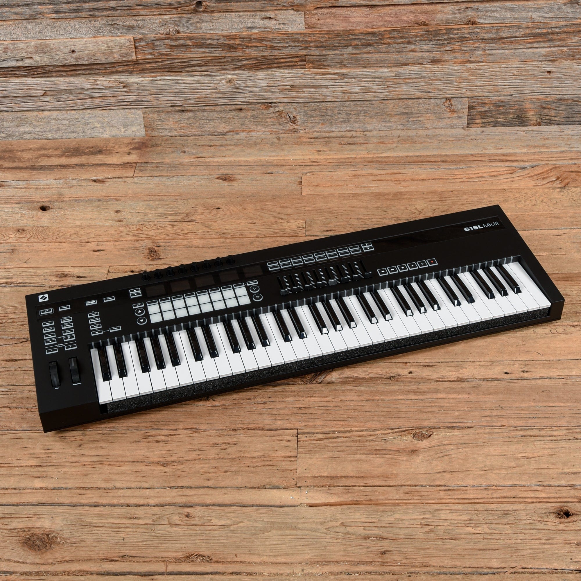 Novation 61SL MKIII 61-Key MIDI Keyboard Controller – Chicago Music ...