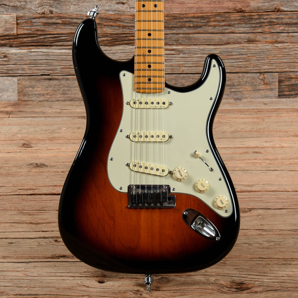 Fender American Deluxe Stratocaster V-Neck Sunburst 2014