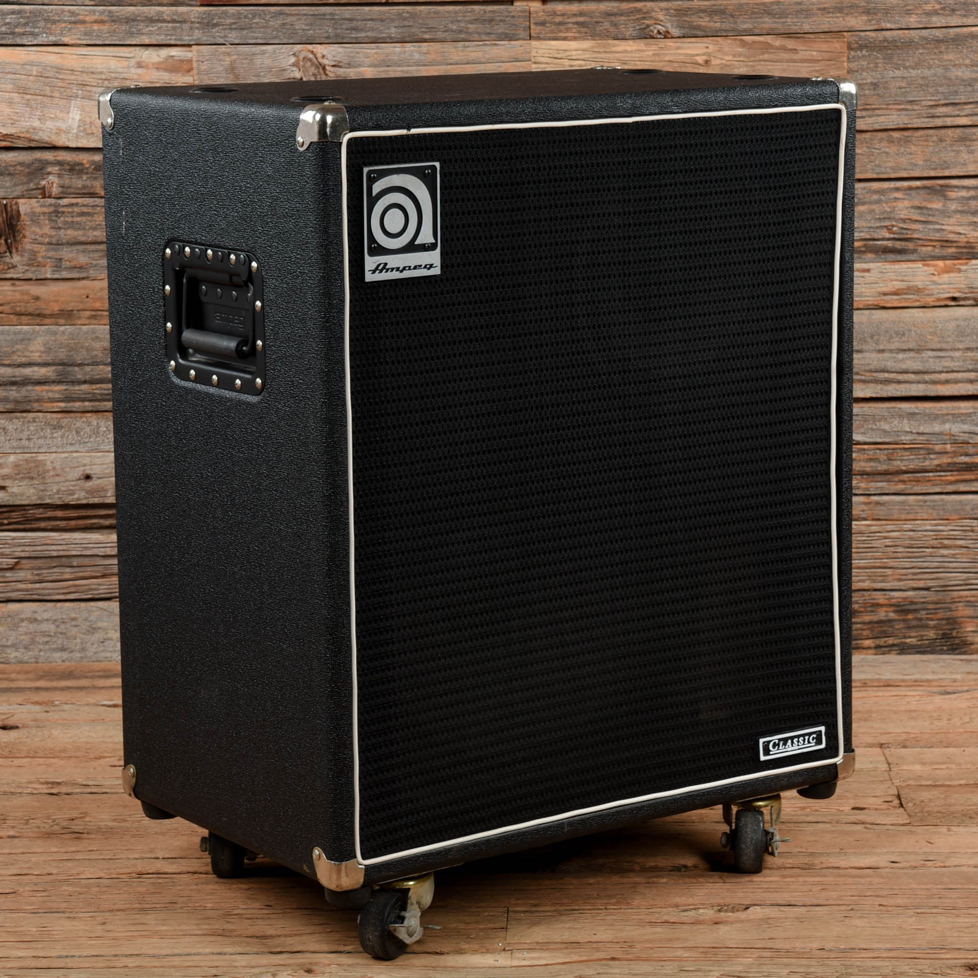 Ampeg SVT-1510HE Amps / Bass Cabinets