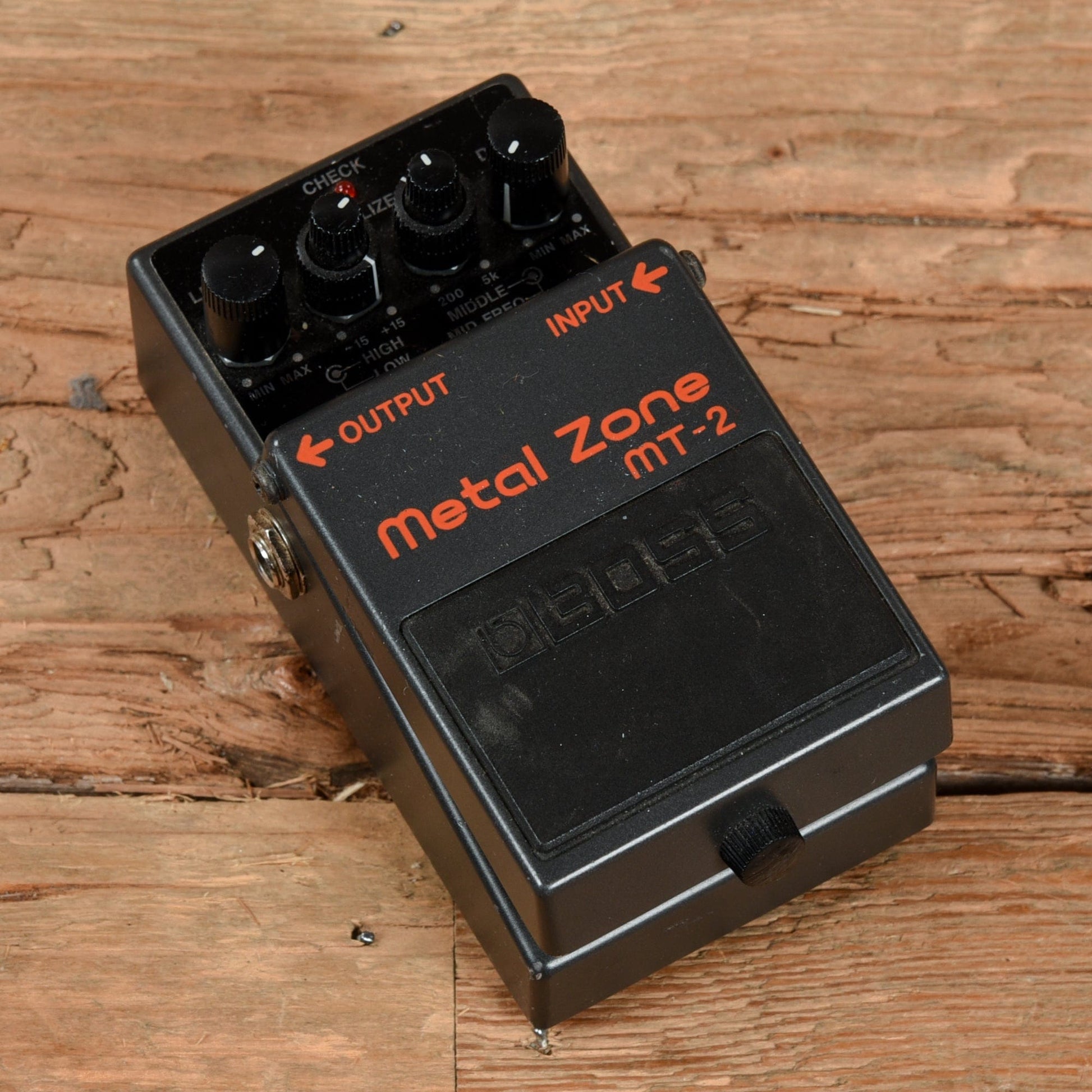 Boss MT-2 Metal Zone Effects and Pedals / Distortion