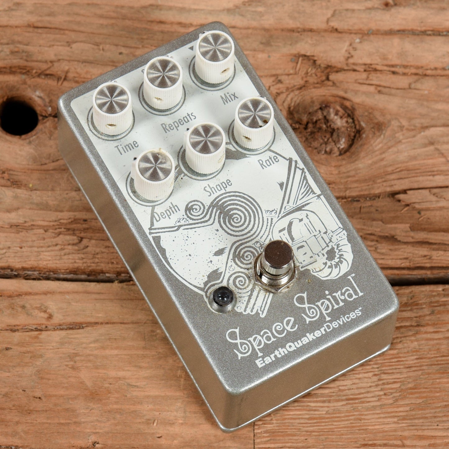 Earthquaker Devices Space Spiral Effects and Pedals / Delay