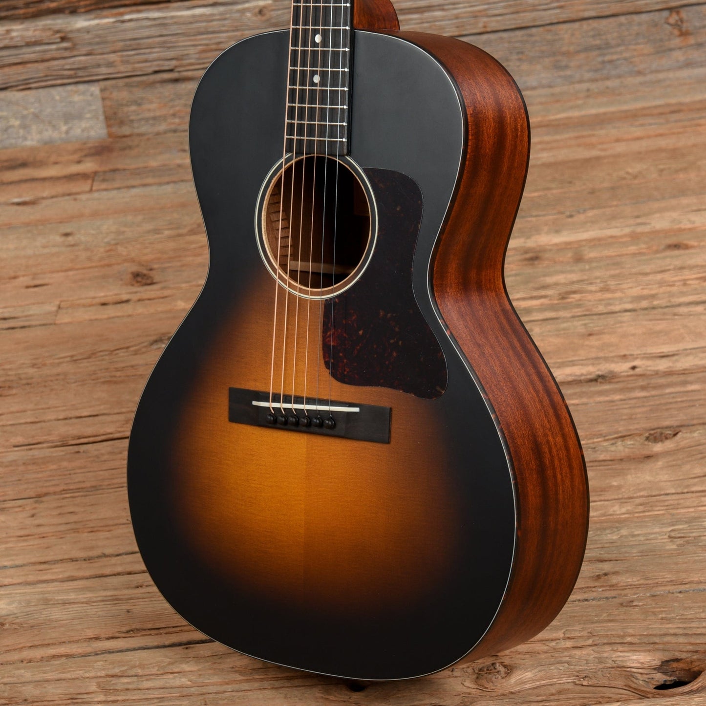 Eastman E1 OOS SB Sunburst 2022