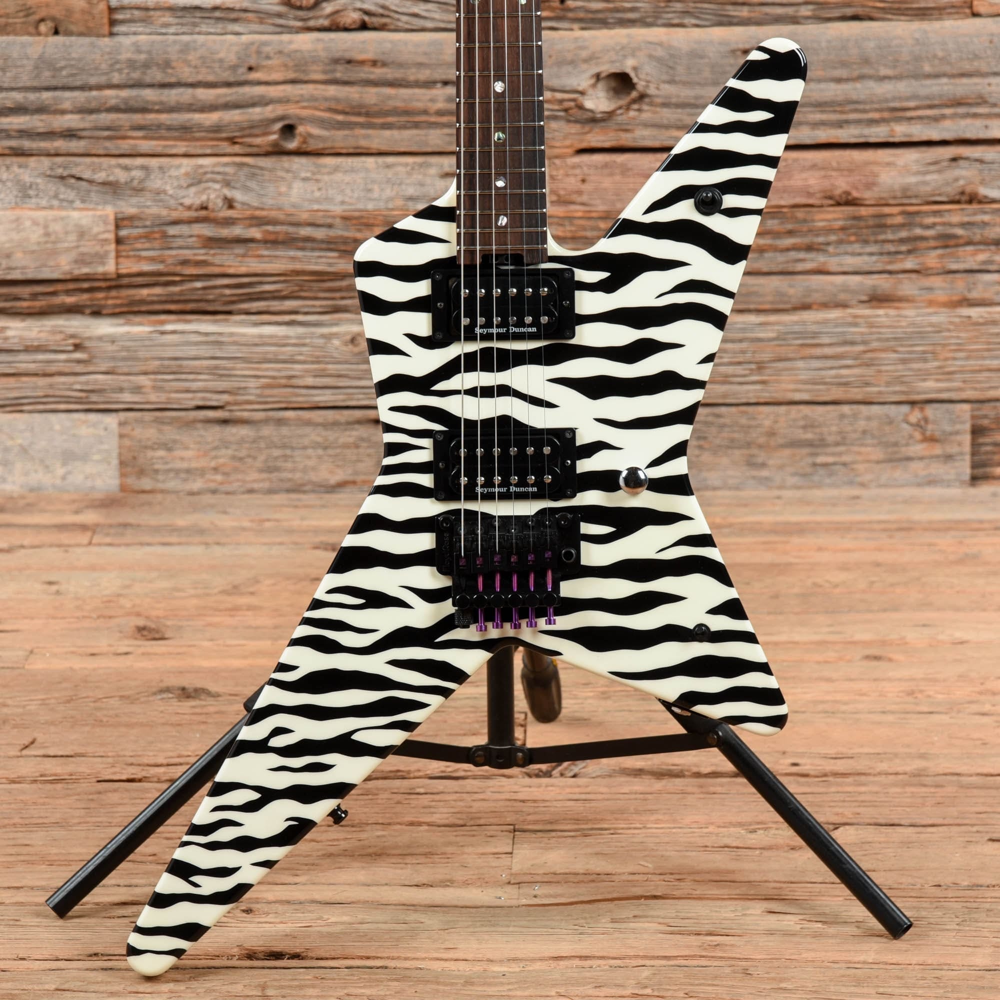 Edwards E-RS-160R Random Star White / Black 2021 – Chicago Music Exchange