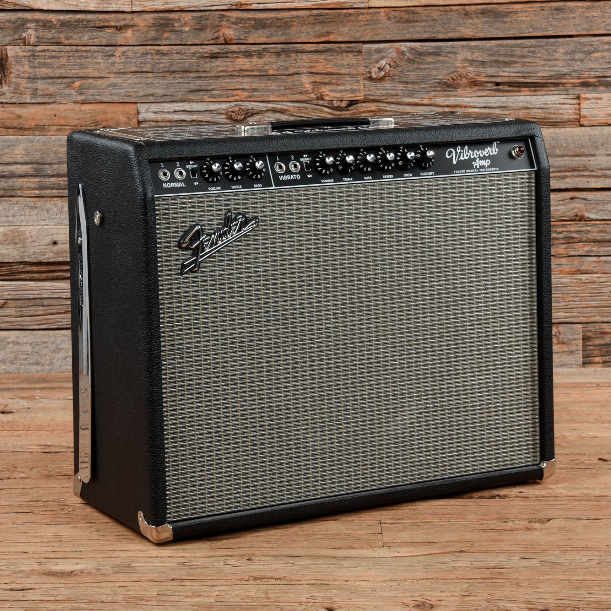 Fender '64 Vibroverb Custom 40-Watt 1x15" Guitar Combo Amps / Guitar Cabinets