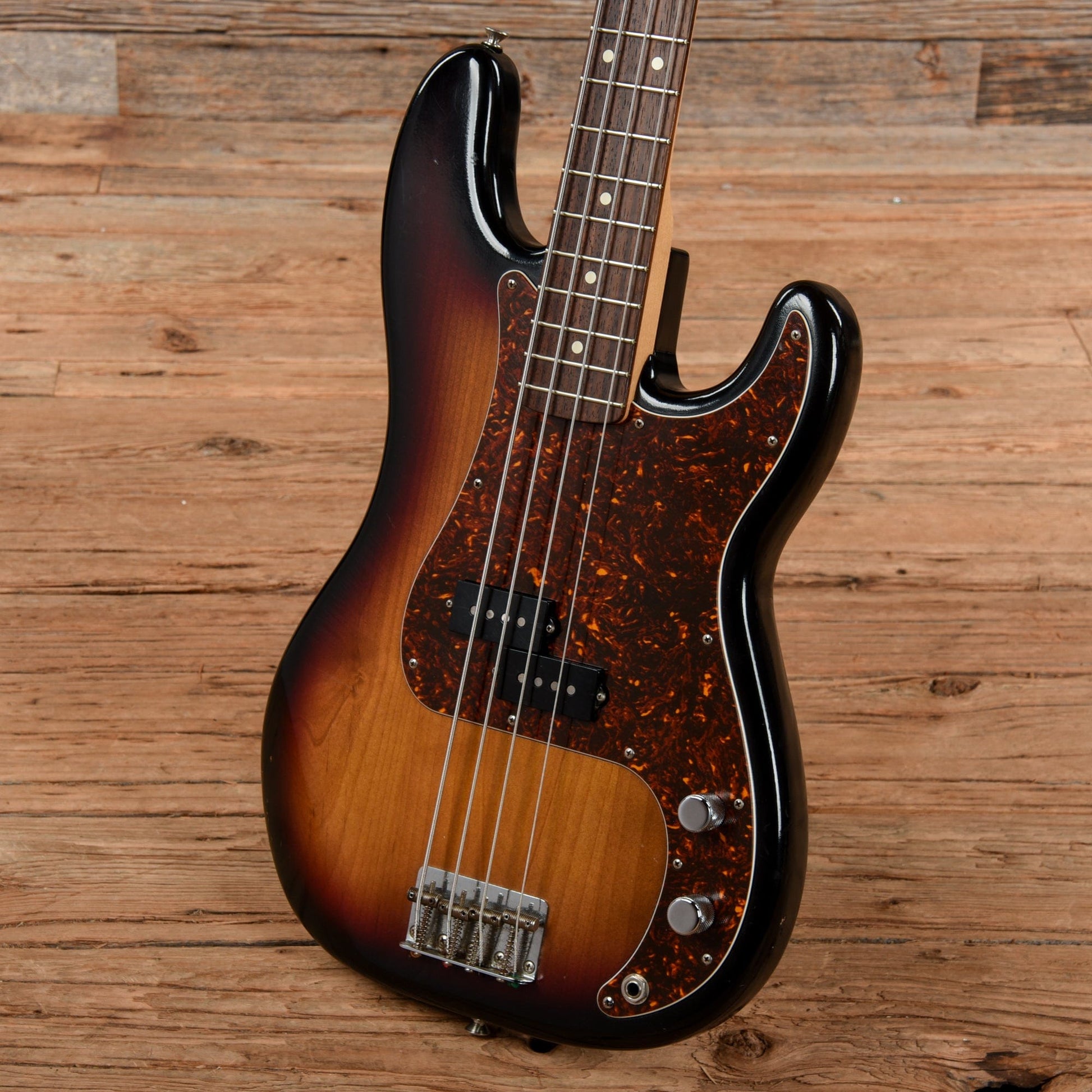 Fender Highway One Precision Bass Sunburst 2003 Bass Guitars / 4-String