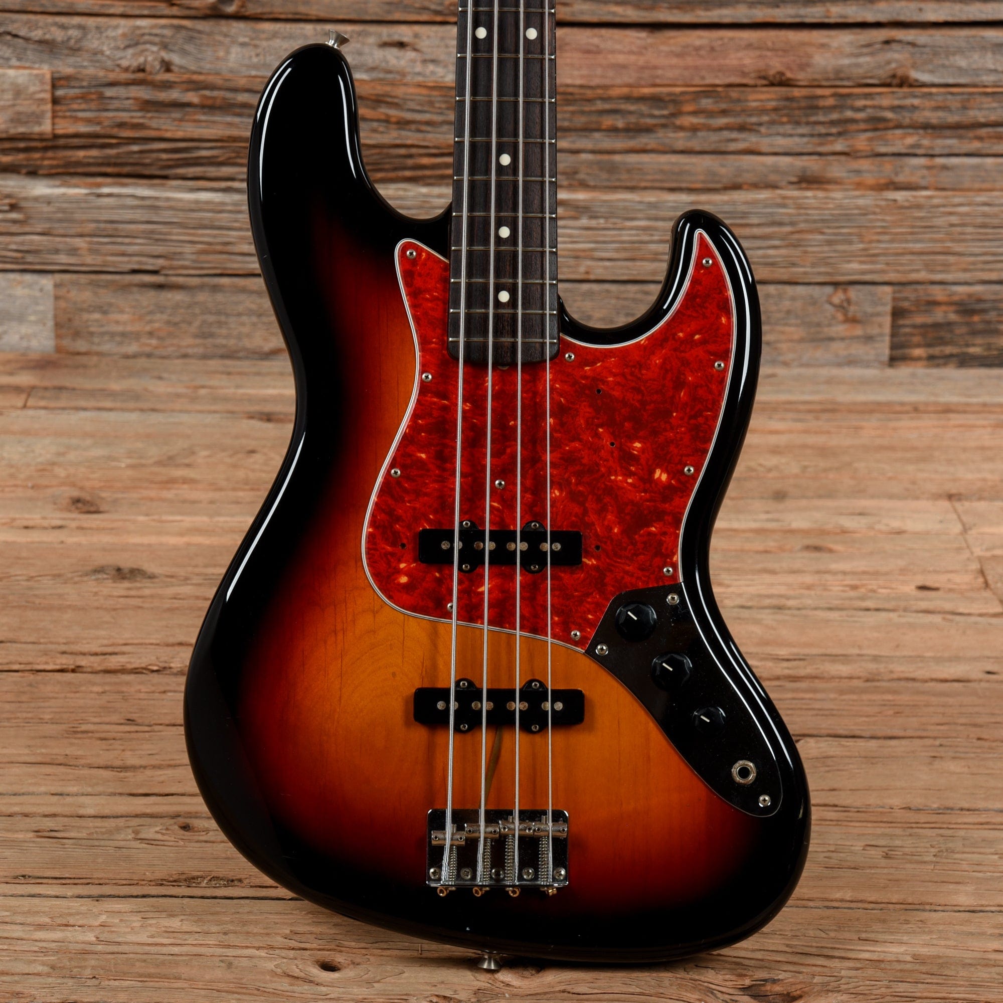 Fender JB-62 Jazz Bass Sunburst 1997 – Chicago Music Exchange