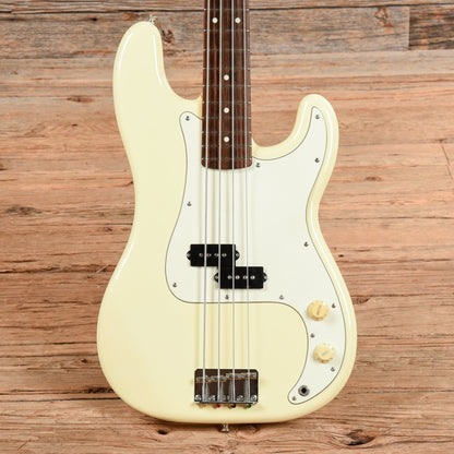 Fender PB Standard Precision Bass White 1996 Bass Guitars / 4-String