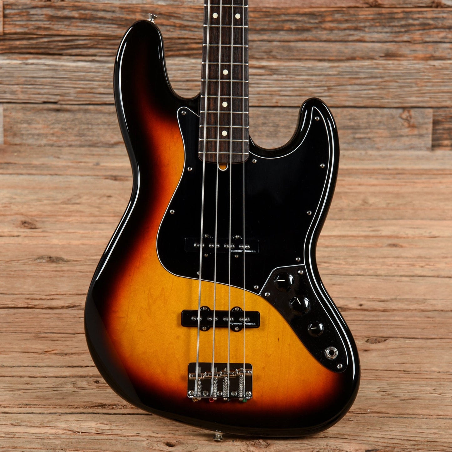 Fender Standard Jazz Bass Sunburst 2007 Bass Guitars / 4-String