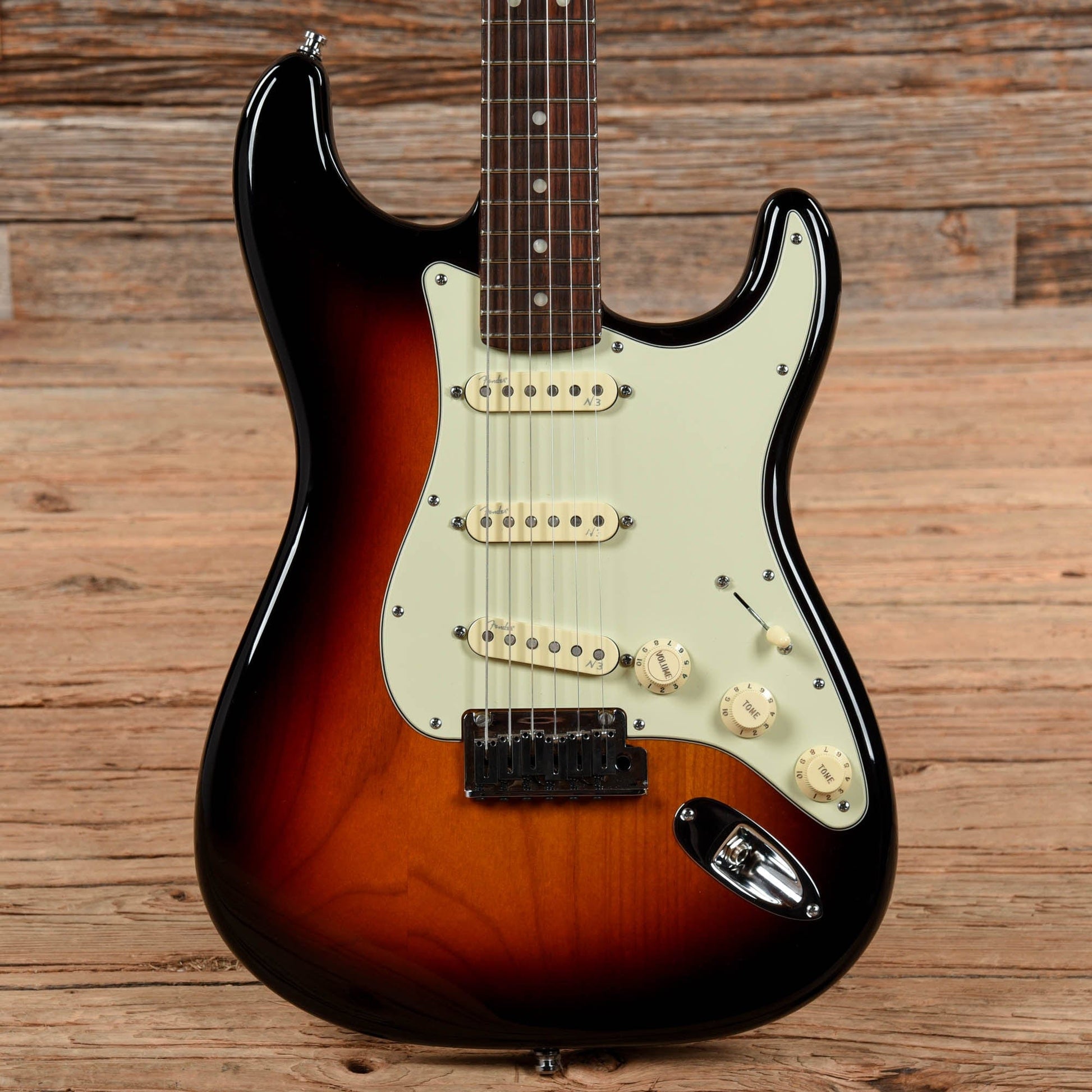 Fender American Deluxe Stratocaster Sunburst 2014 Electric Guitars / Solid Body