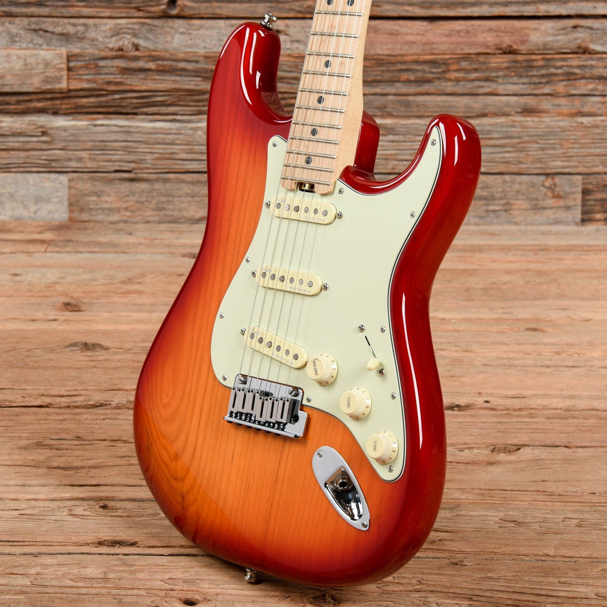 Fender American Elite Stratocaster Aged Cherry Sunburst 2019 Electric Guitars / Solid Body