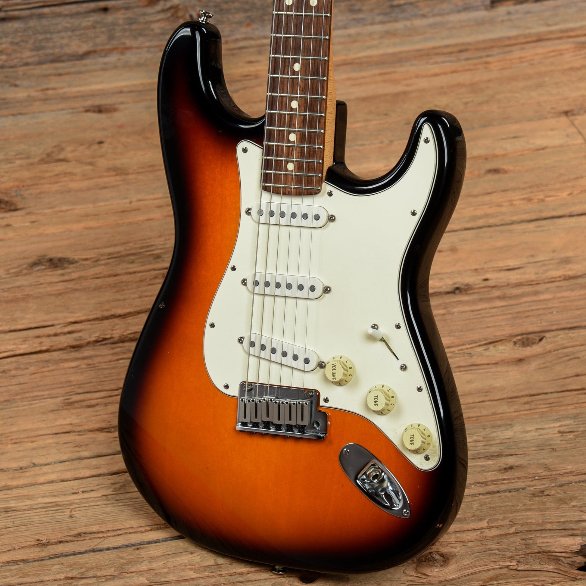 Fender American Standard Stratocaster Sunburst 1997 Electric Guitars / Solid Body