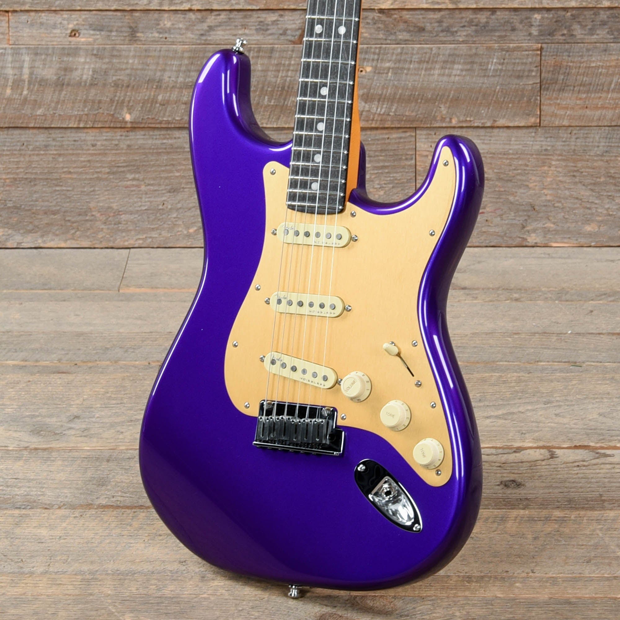 Fender American Ultra Stratocaster Plum Metallic w/Ebony Fingerboard & Anodized Gold Pickguard Electric Guitars / Solid Body