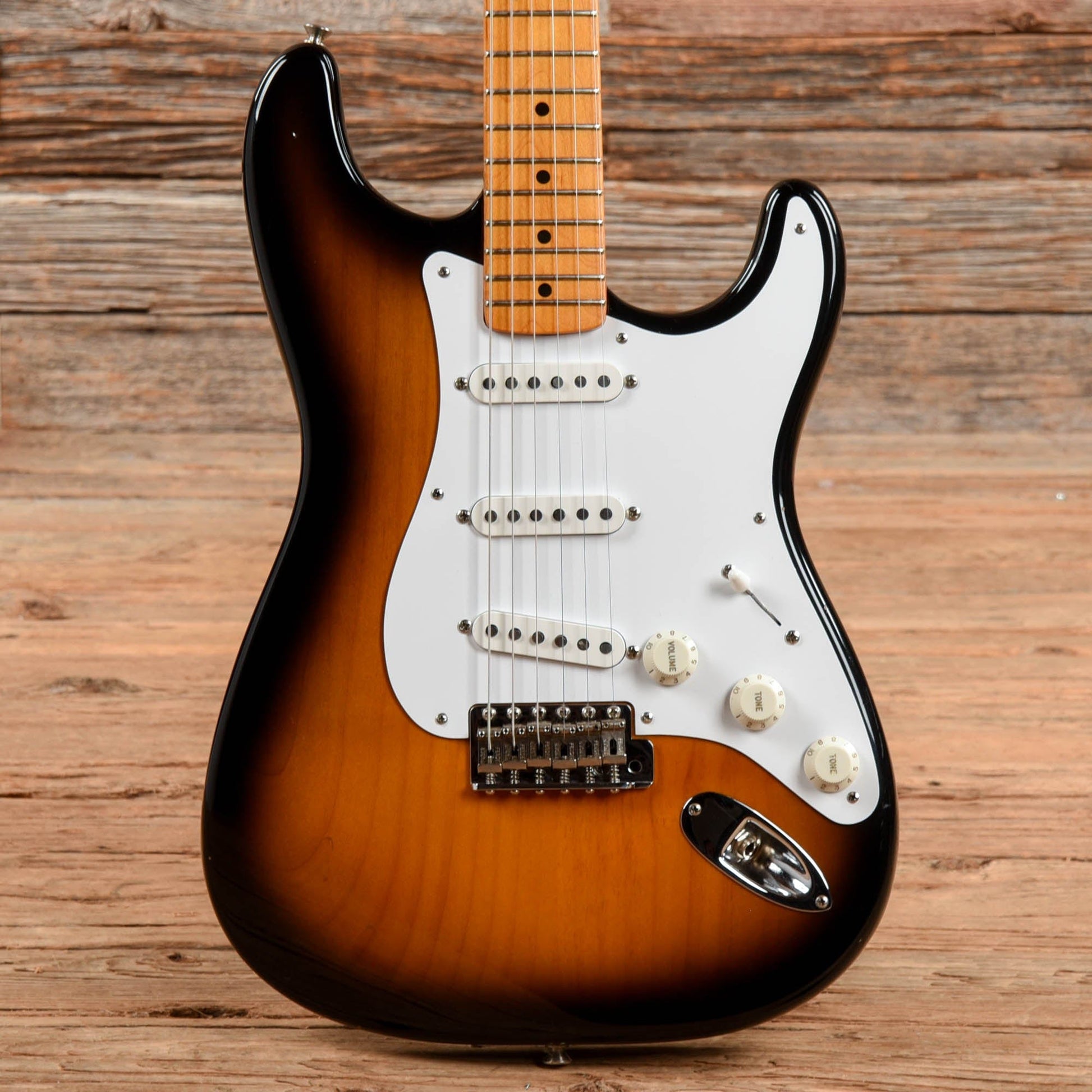 Fender American Vintage '57 Stratocaster 2-Tone Sunburst 1996 Electric Guitars / Solid Body