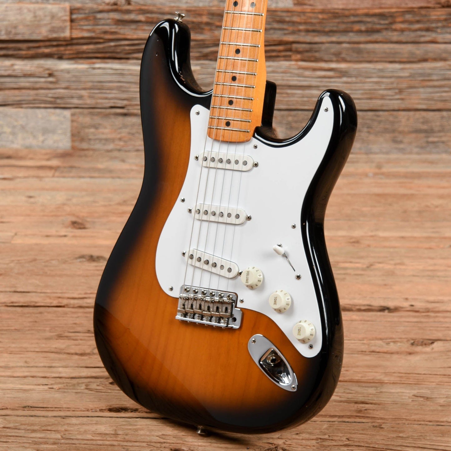 Fender American Vintage '57 Stratocaster 2-Tone Sunburst 1996 Electric Guitars / Solid Body