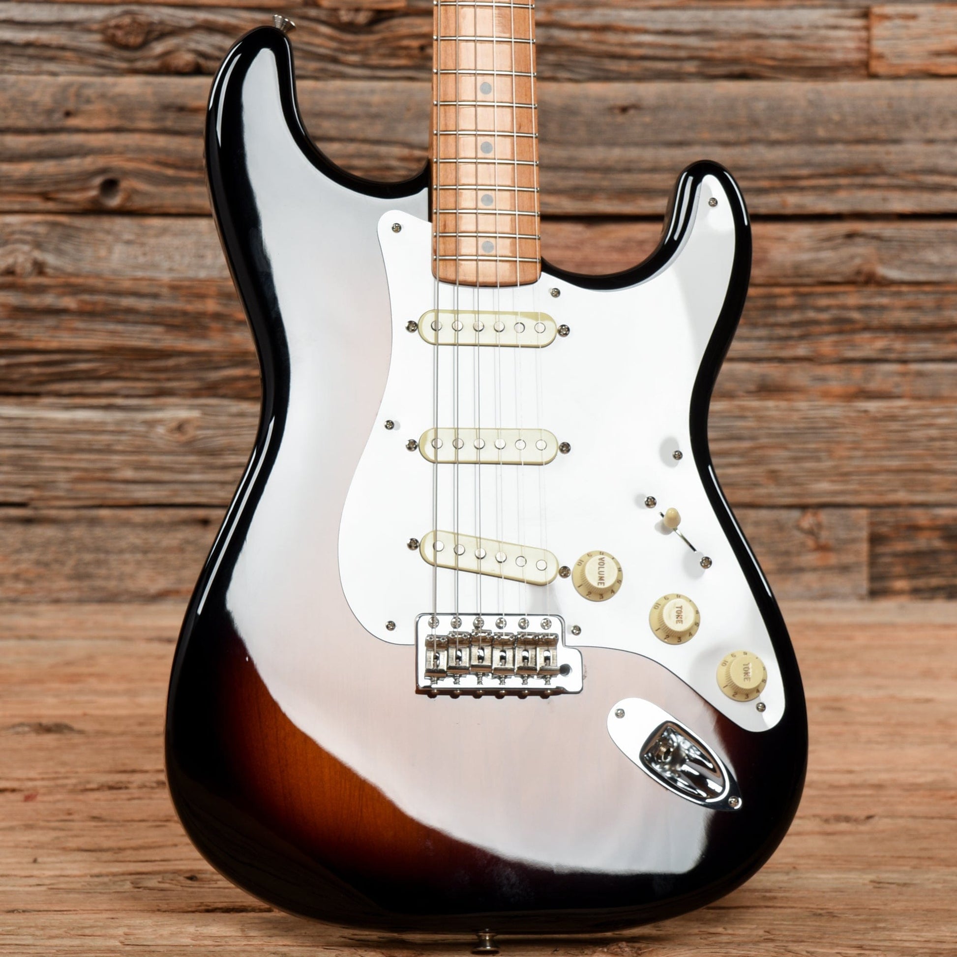 Fender Classic Series '50s Stratocaster 2-Tone Sunburst 2018 Electric Guitars / Solid Body