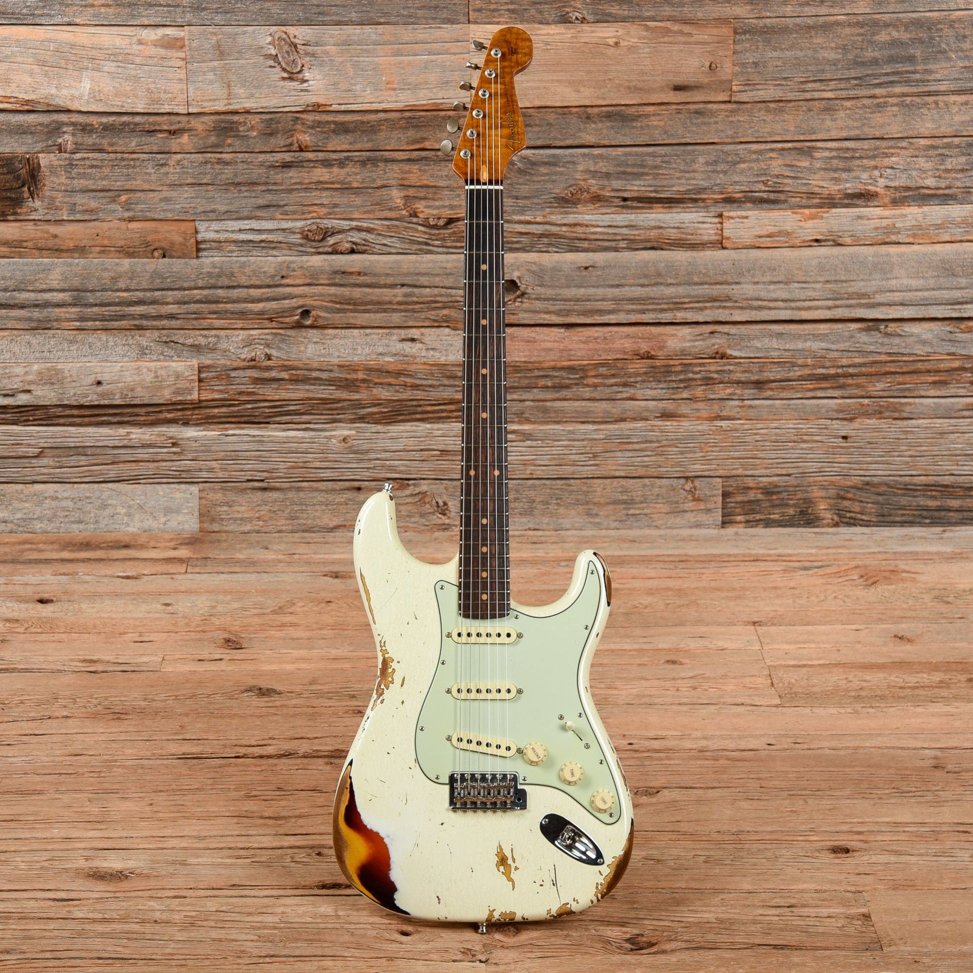 Fender Custom Shop Sweetwater Dealer Select Stratocaster Heavy Relic Olympic White Over Sunburst 2019 Electric Guitars / Solid Body