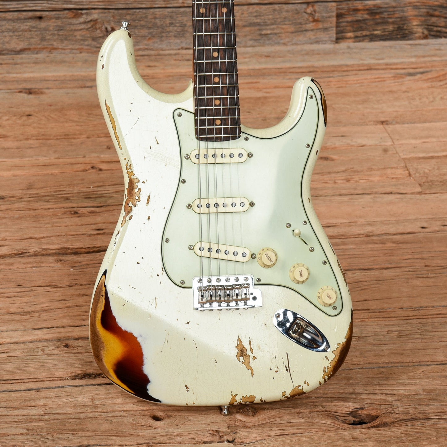 Fender Custom Shop Sweetwater Dealer Select Stratocaster Heavy Relic Olympic White Over Sunburst 2019 Electric Guitars / Solid Body