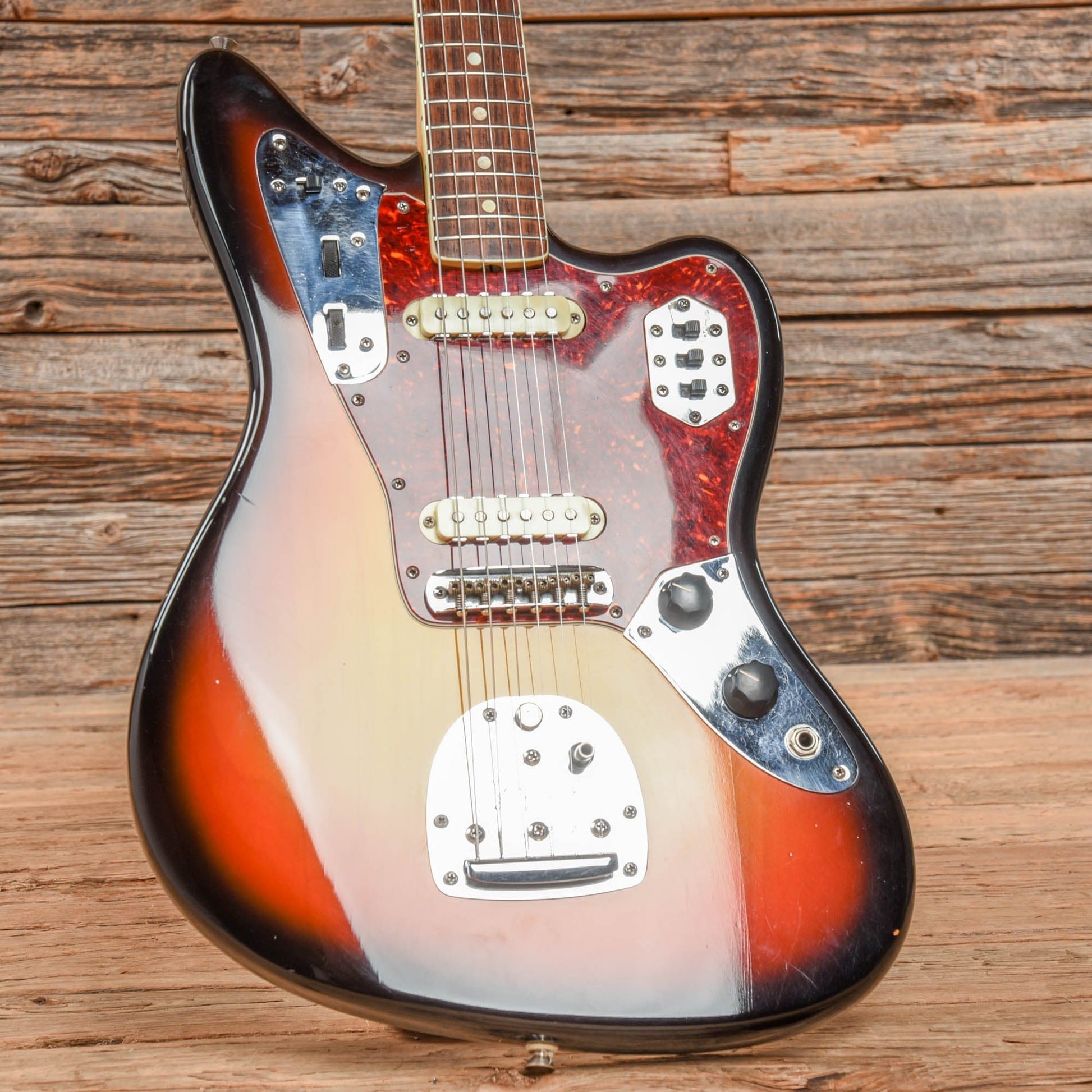 Fender Jaguar Sunburst 1965 Electric Guitars / Solid Body