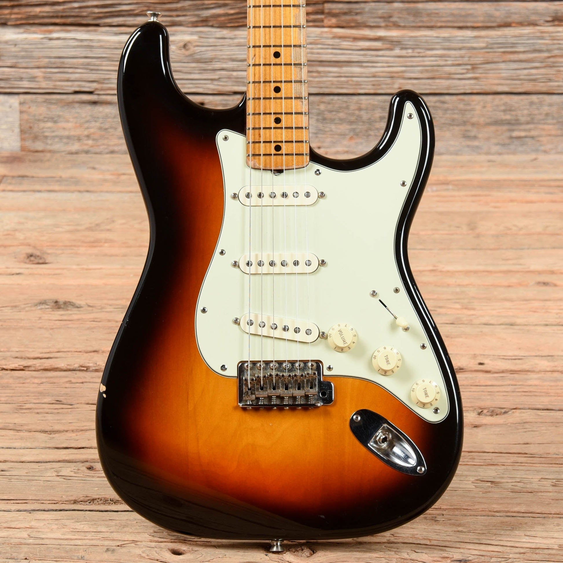 Fender ST-67 Stratocaster Sunburst 1995 Electric Guitars / Solid Body