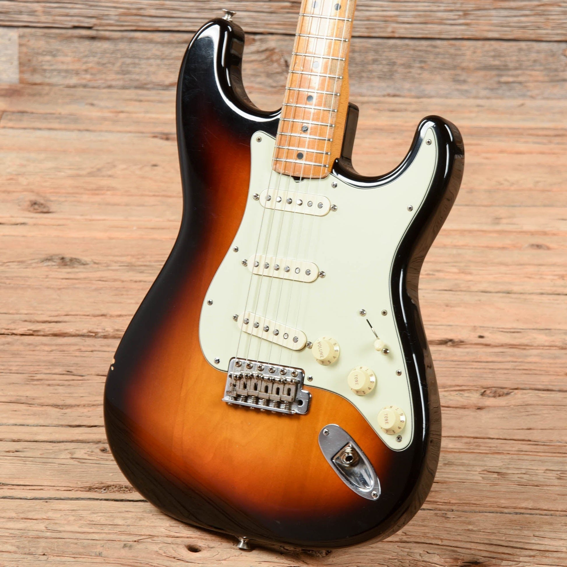 Fender ST-67 Stratocaster Sunburst 1995 Electric Guitars / Solid Body