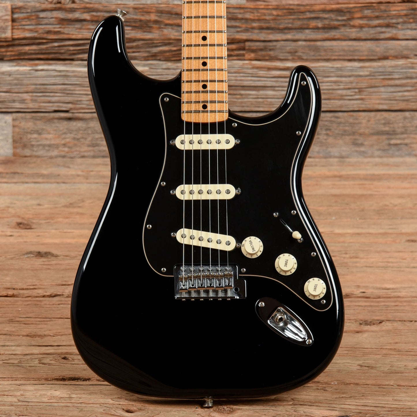 Fender Standard Stratocaster Black 2012 Electric Guitars / Solid Body