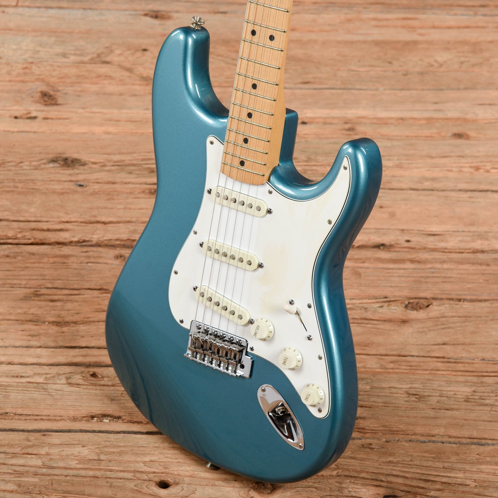 Fender Standard Stratocaster Lake Placid Blue 1996 Electric Guitars / Solid Body