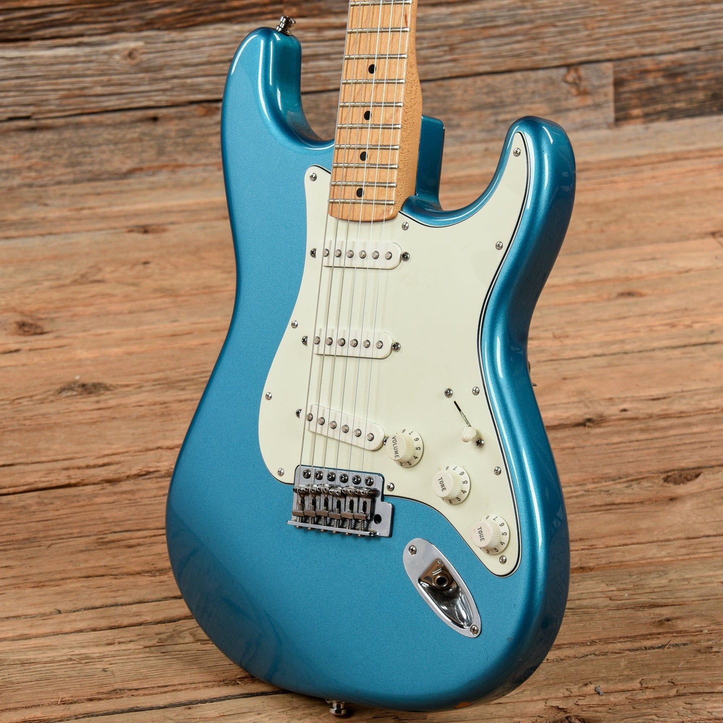 Fender Standard Stratocaster Lake Placid Blue 2015 Electric Guitars / Solid Body