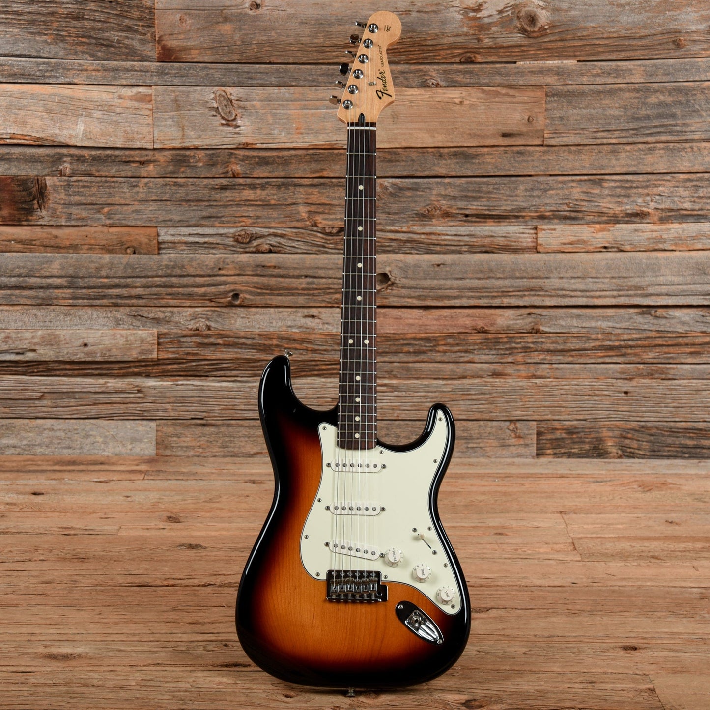 Fender Standard Stratocaster Sunburst 2015 Electric Guitars / Solid Body