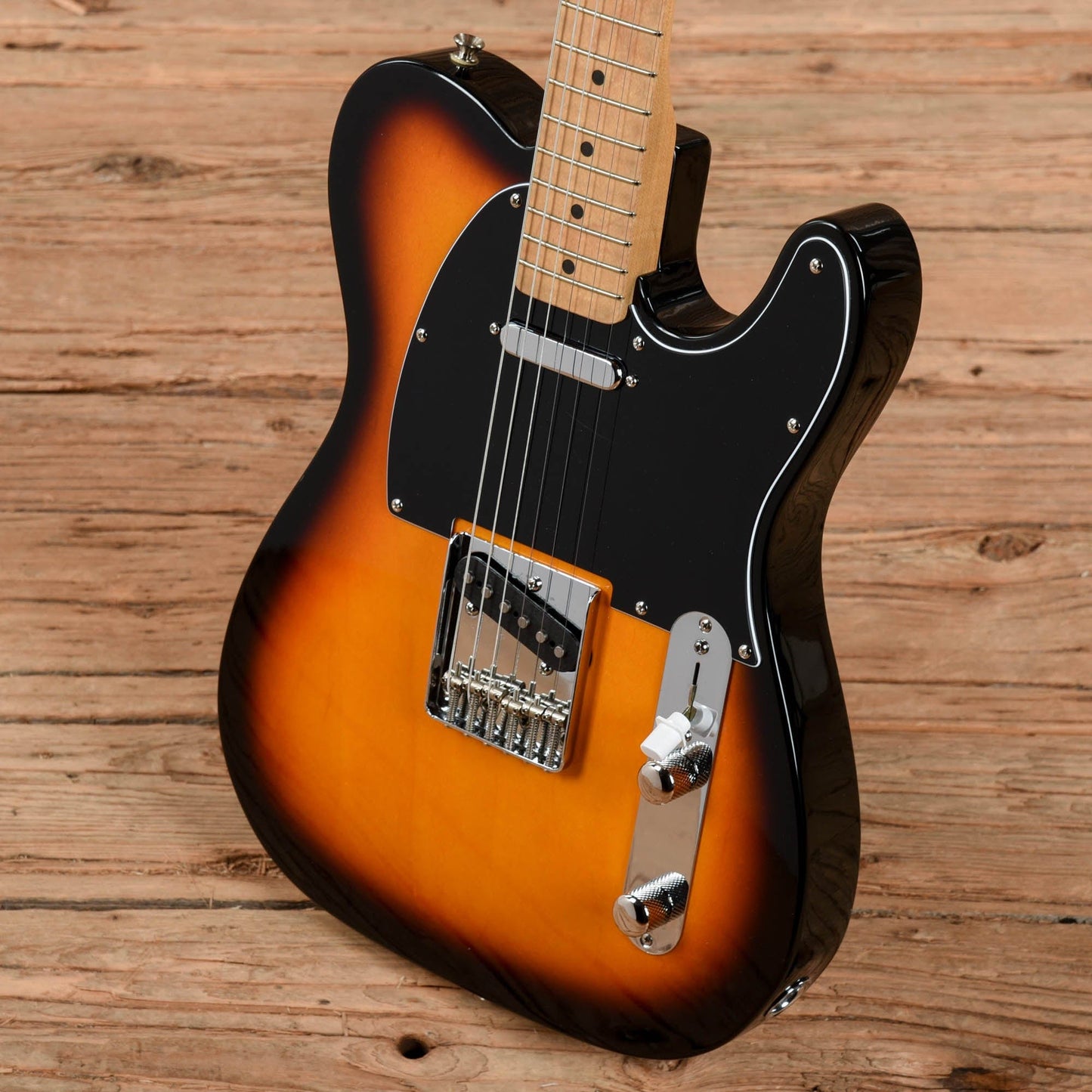 Fender Standard Telecaster Sunburst 2000 Electric Guitars / Solid Body