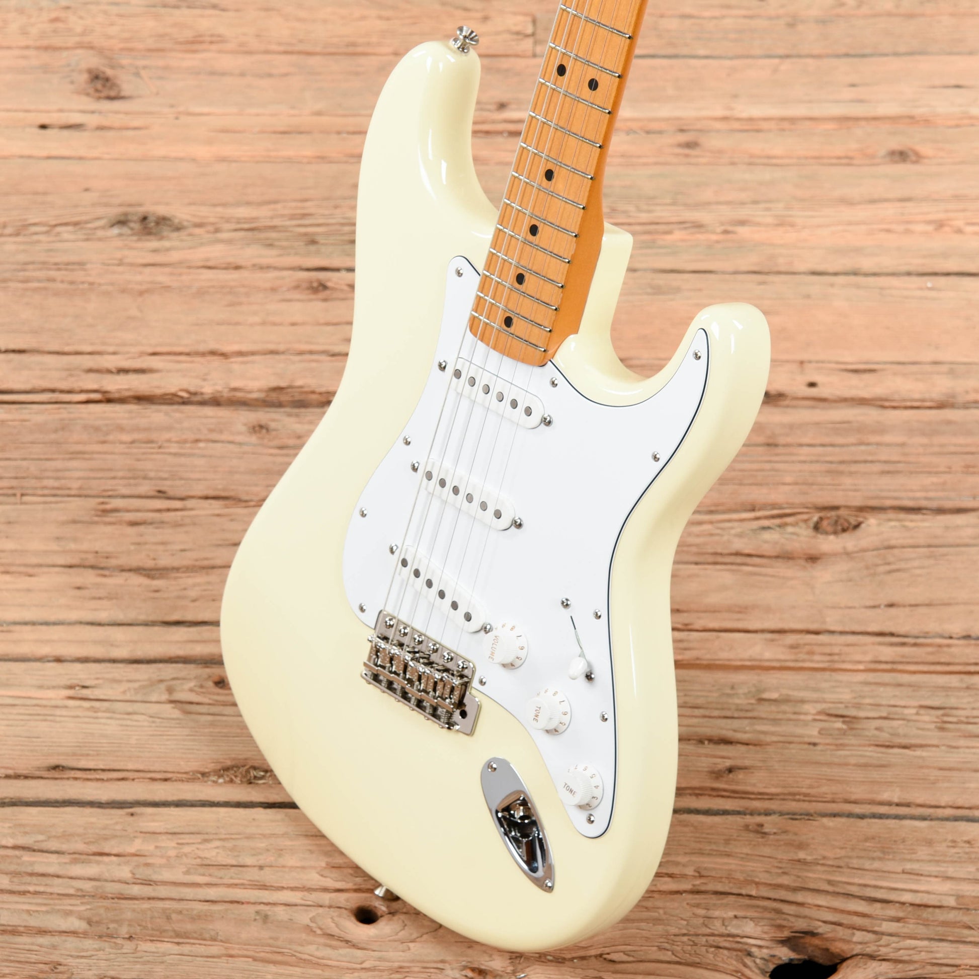 Fender Stratocaster Japan Atnique White Electric Guitars / Solid Body