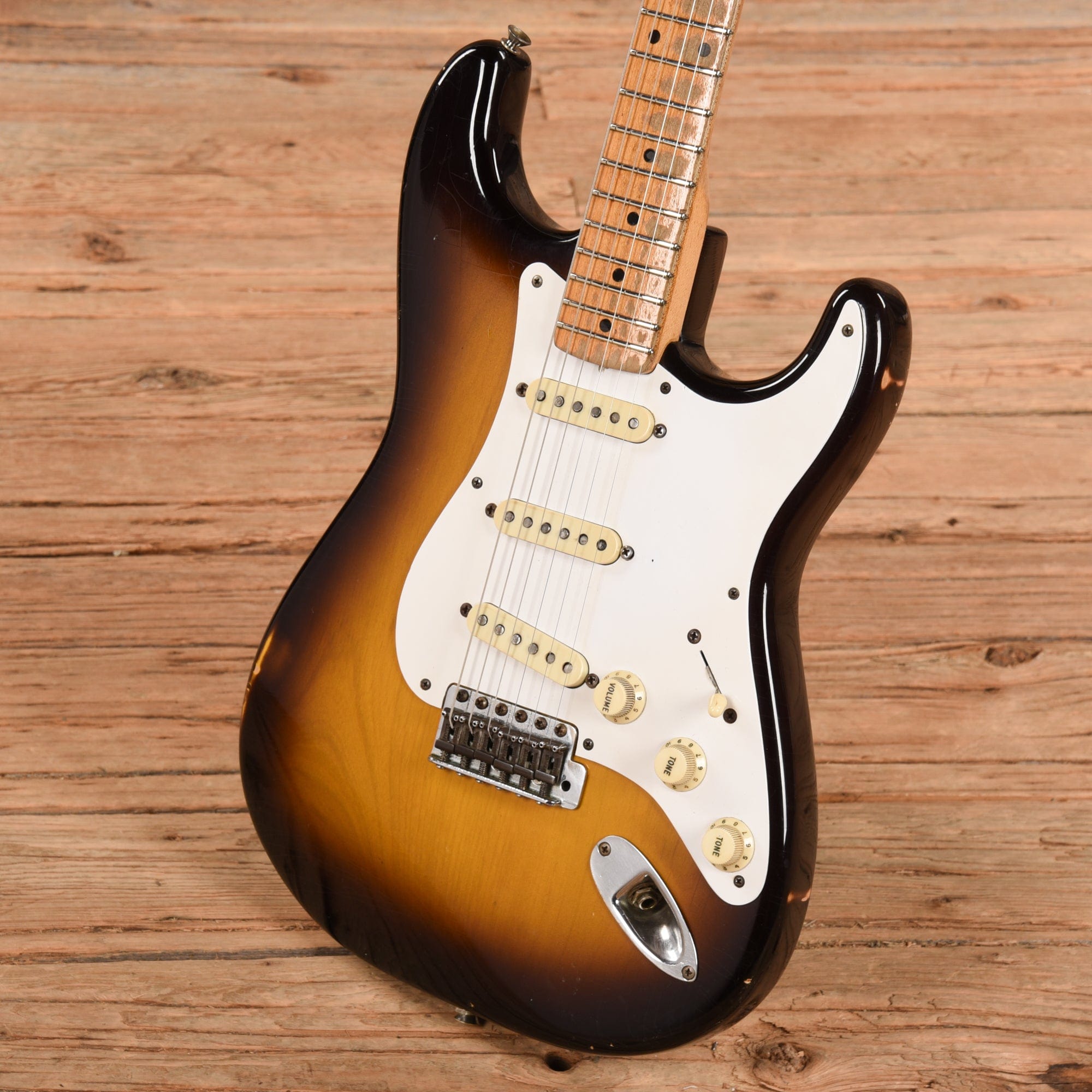 Fender Stratocaster Sunburst Refin 1957 – Chicago Music Exchange