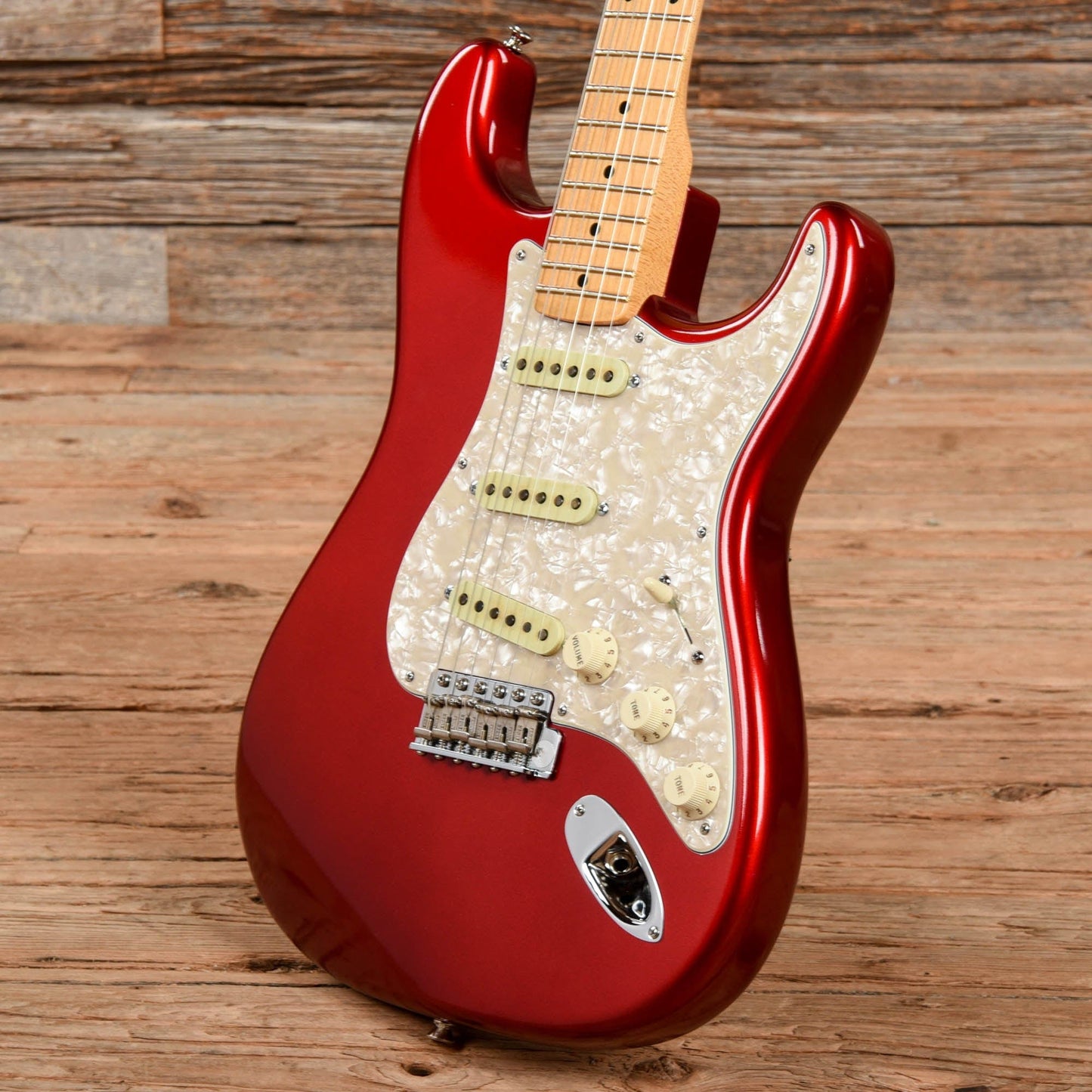 Fender Vintage Hot Rod '57 Stratocaster Candy Apple Red Electric Guitars / Solid Body