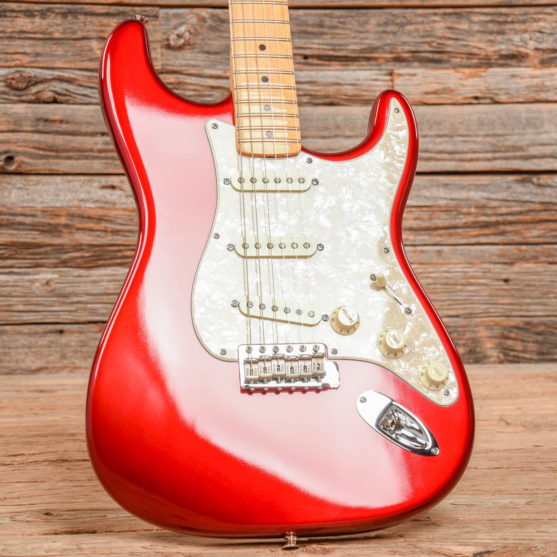 Fender Vintage Hot Rod '57 Stratocaster Candy Apple Red Electric Guitars / Solid Body