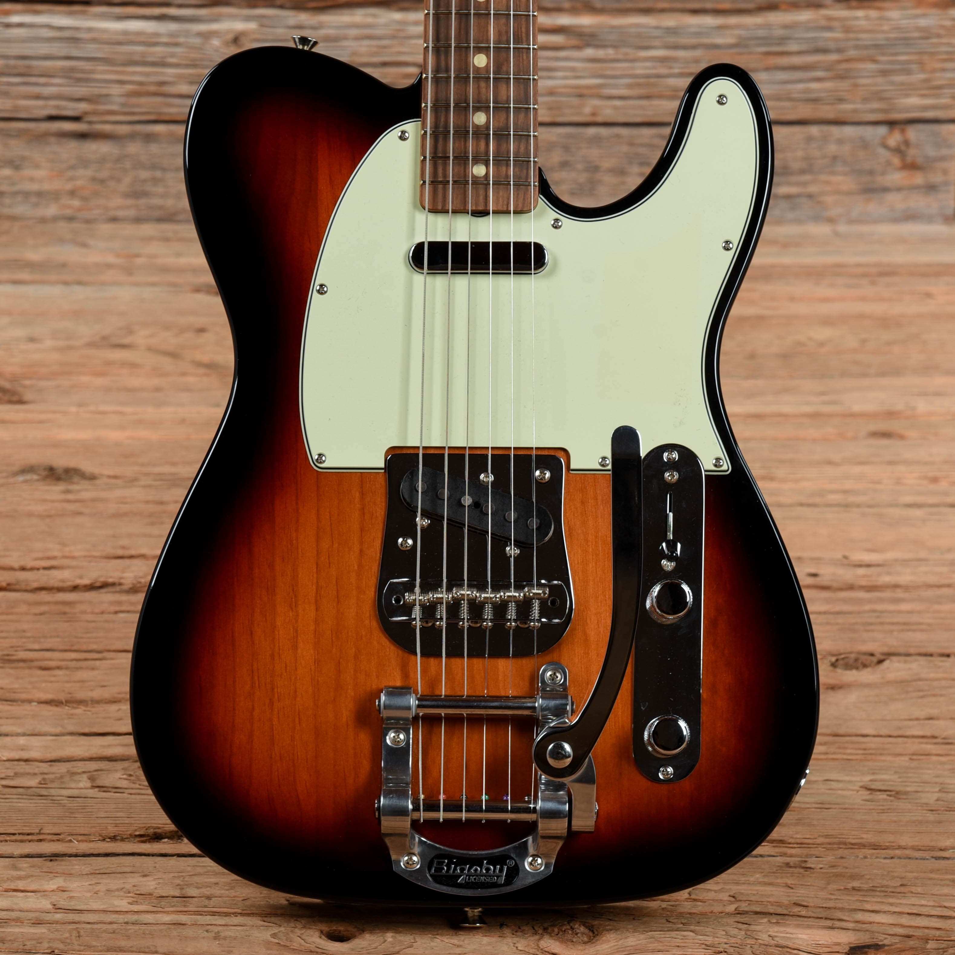 Fender Vintera '60s Telecaster 3-Tone Sunburst w/Bigsby