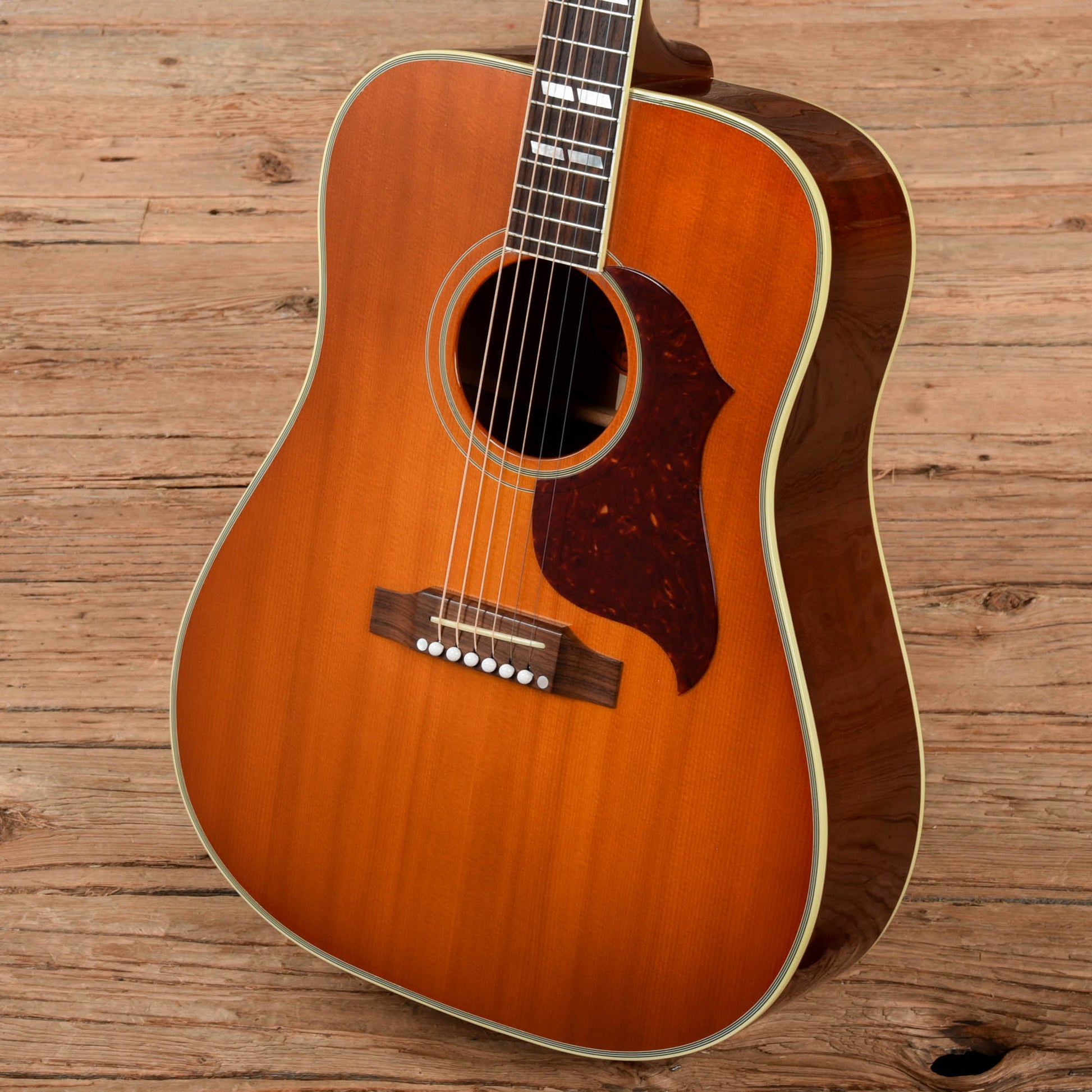 Gibson Montana '60s Hummingbird Historic Collection Sunburst 2004 Acoustic Guitars / Dreadnought