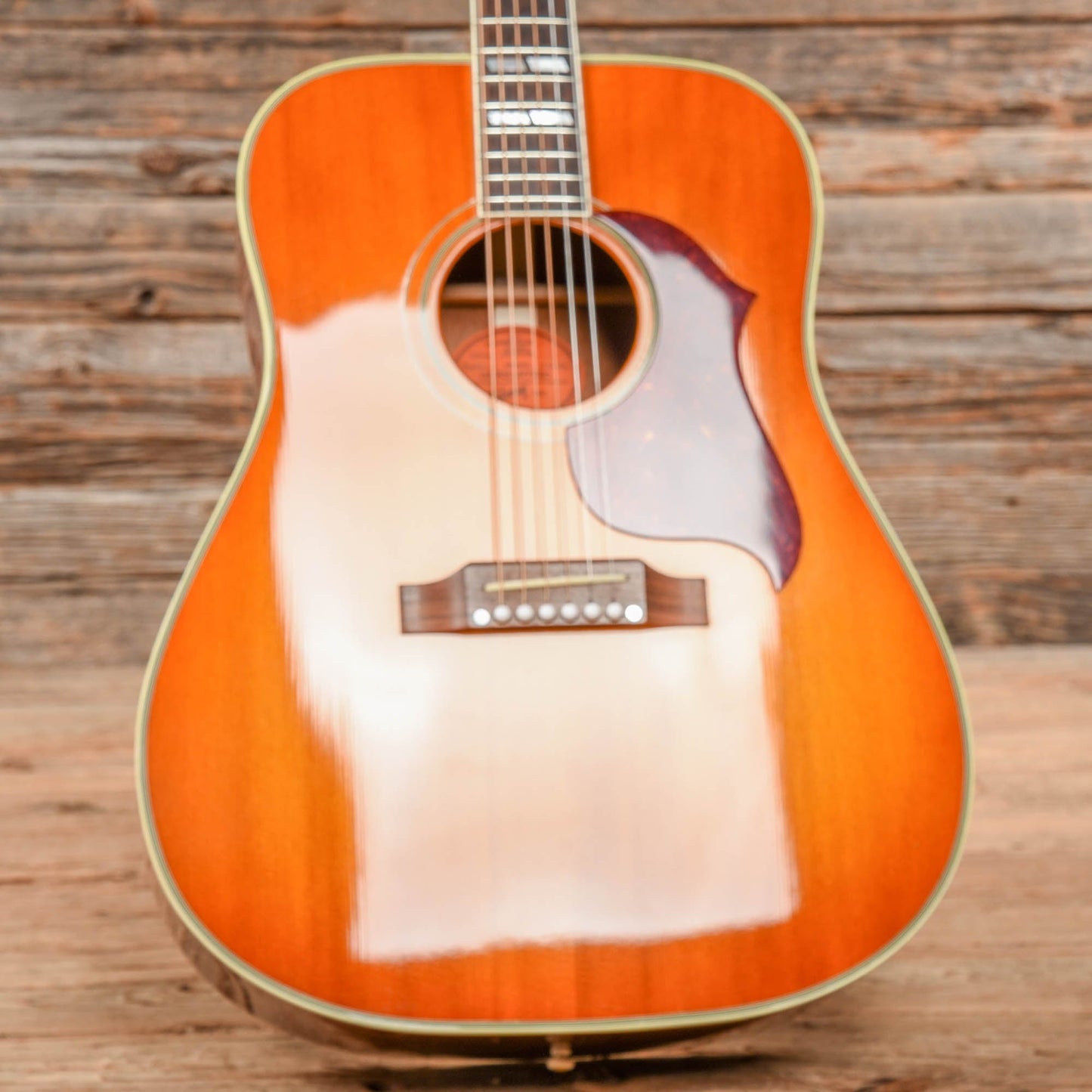 Gibson Montana '60s Hummingbird Historic Collection Sunburst 2004 Acoustic Guitars / Dreadnought