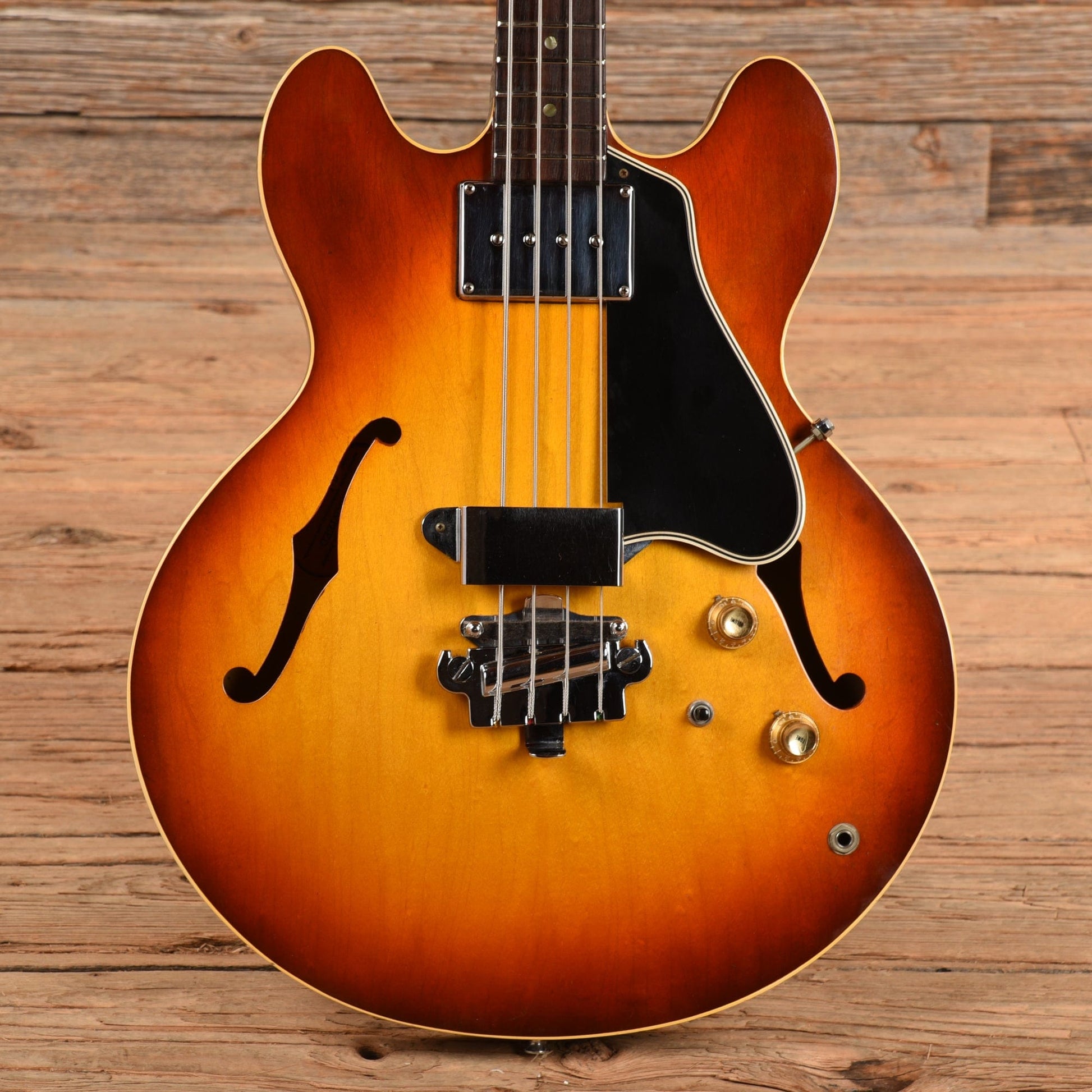 Gibson EB-2 Sunburst 1966 Bass Guitars / 4-String