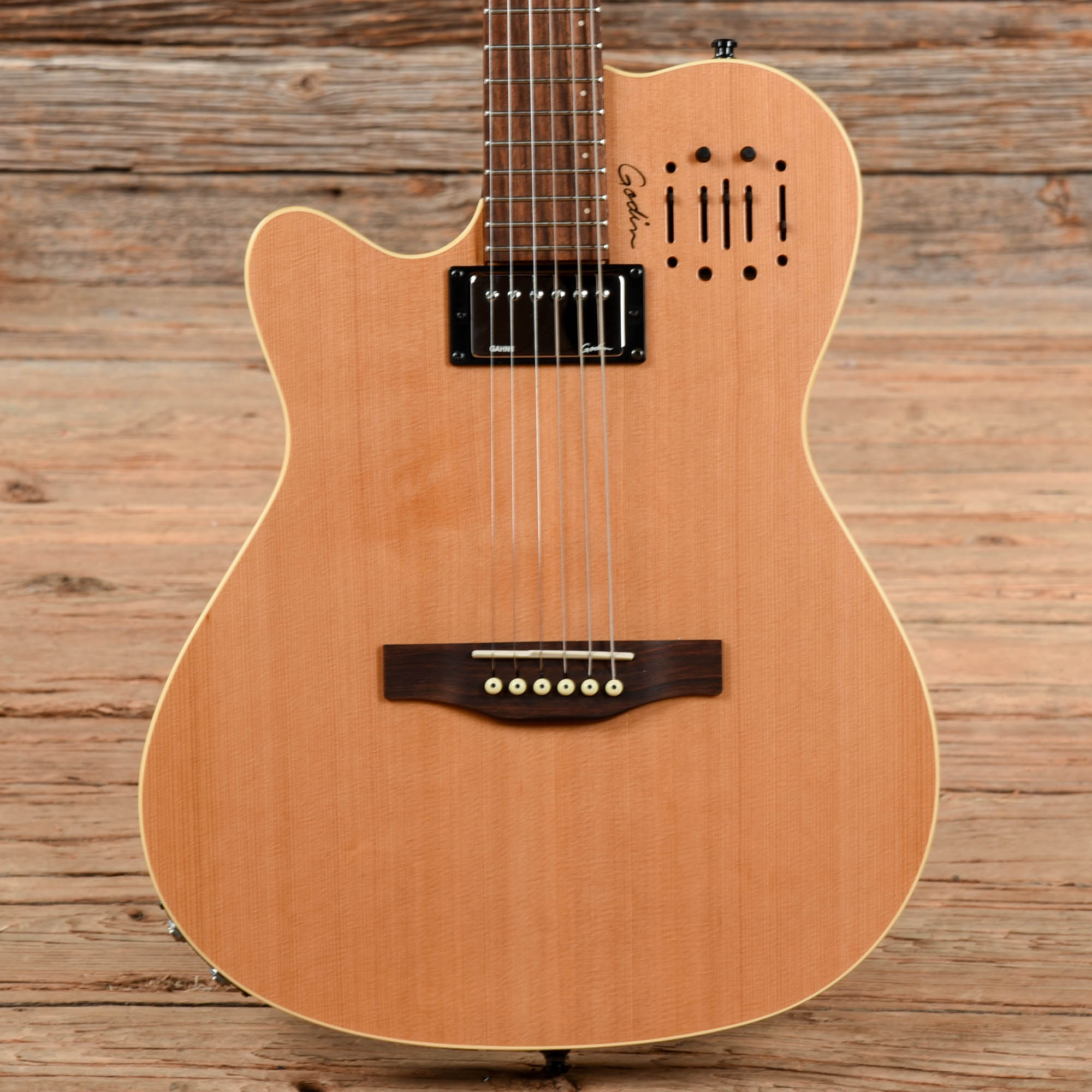 Godin A6 Ultra Natural LEFTY – Chicago Music Exchange