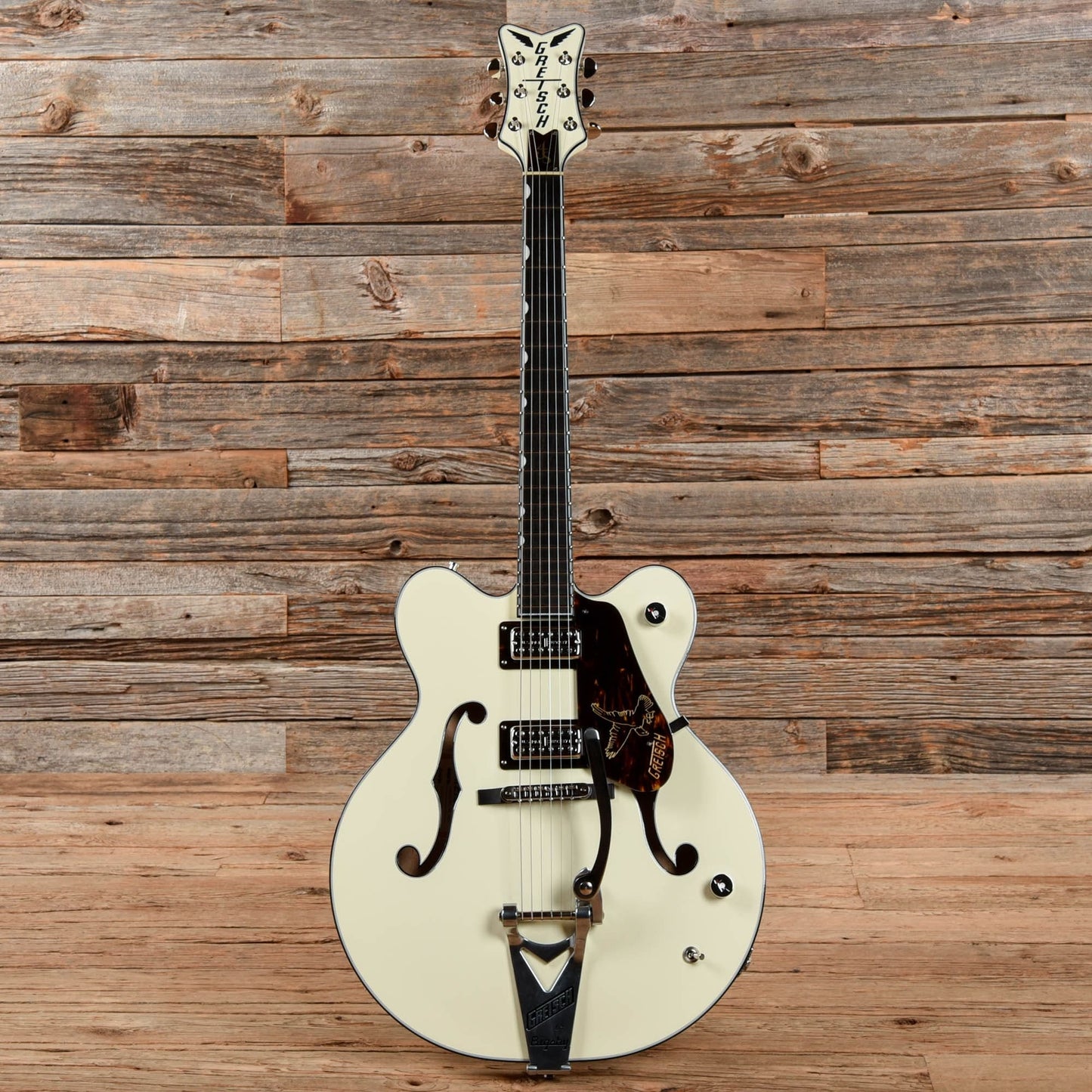 Gretsch G6636T-RF White Electric Guitars / Semi-Hollow