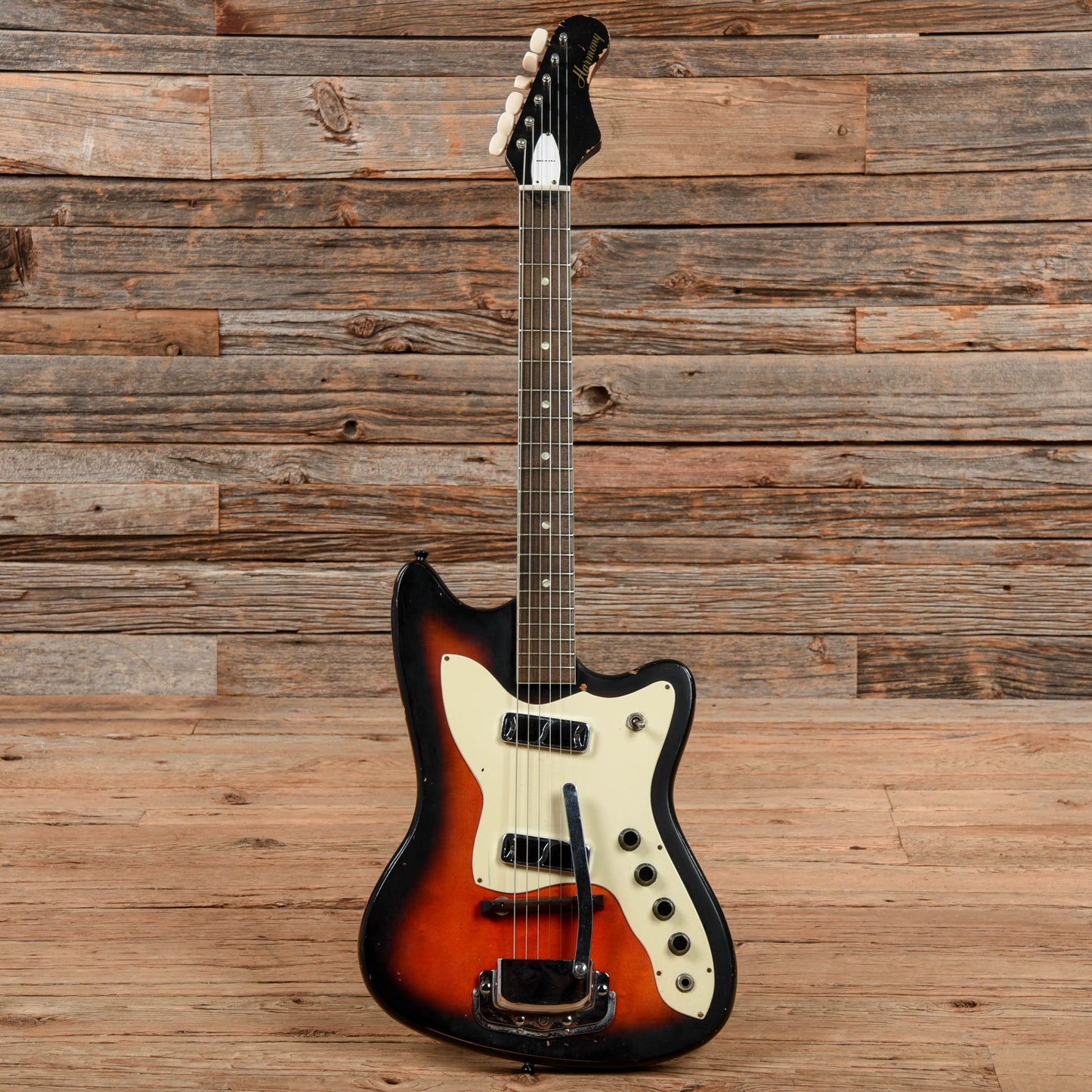 Harmony Bobkat Sunburst 1965 Electric Guitars / Solid Body