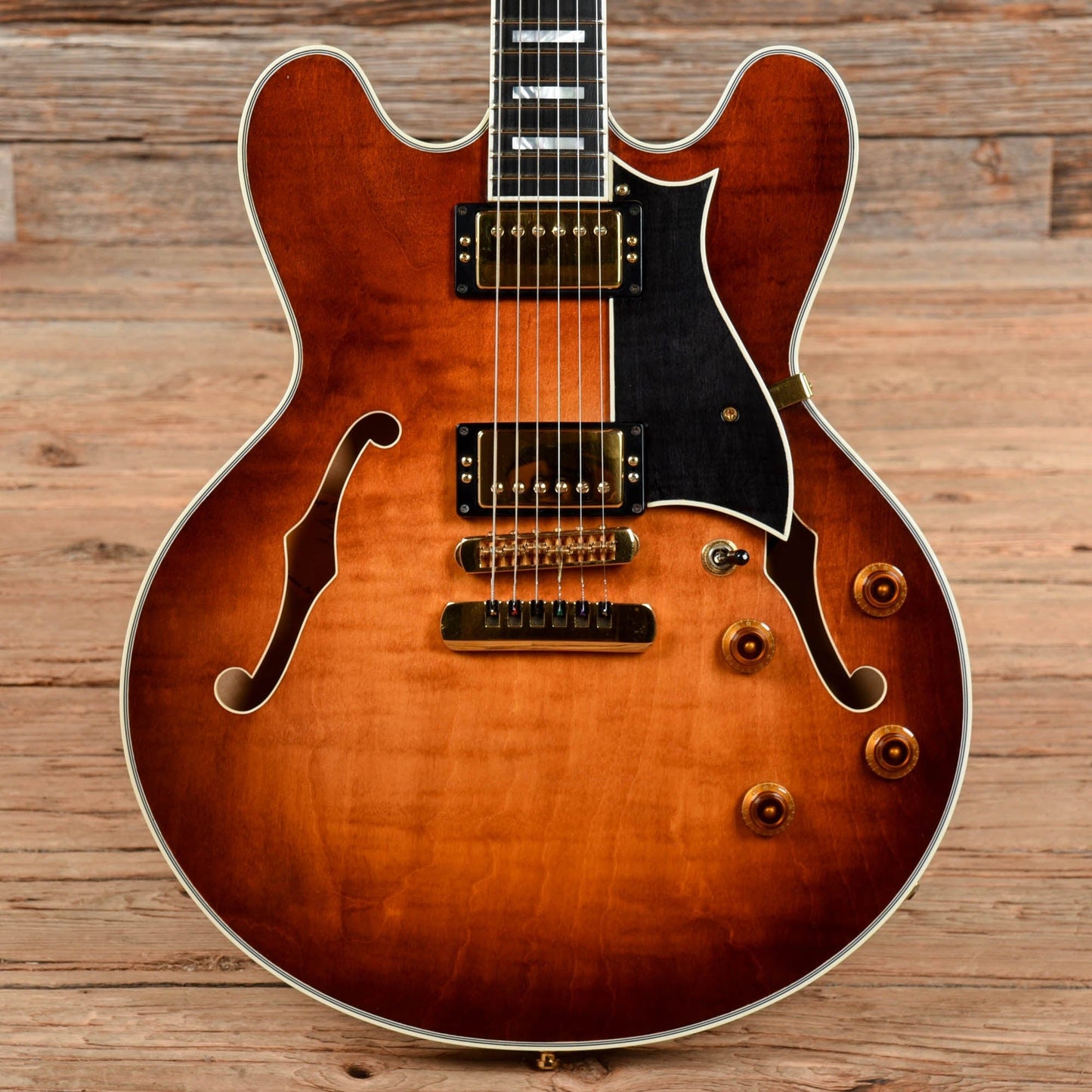 Heritage H-555 Almond Burst 2005 Electric Guitars / Semi-Hollow