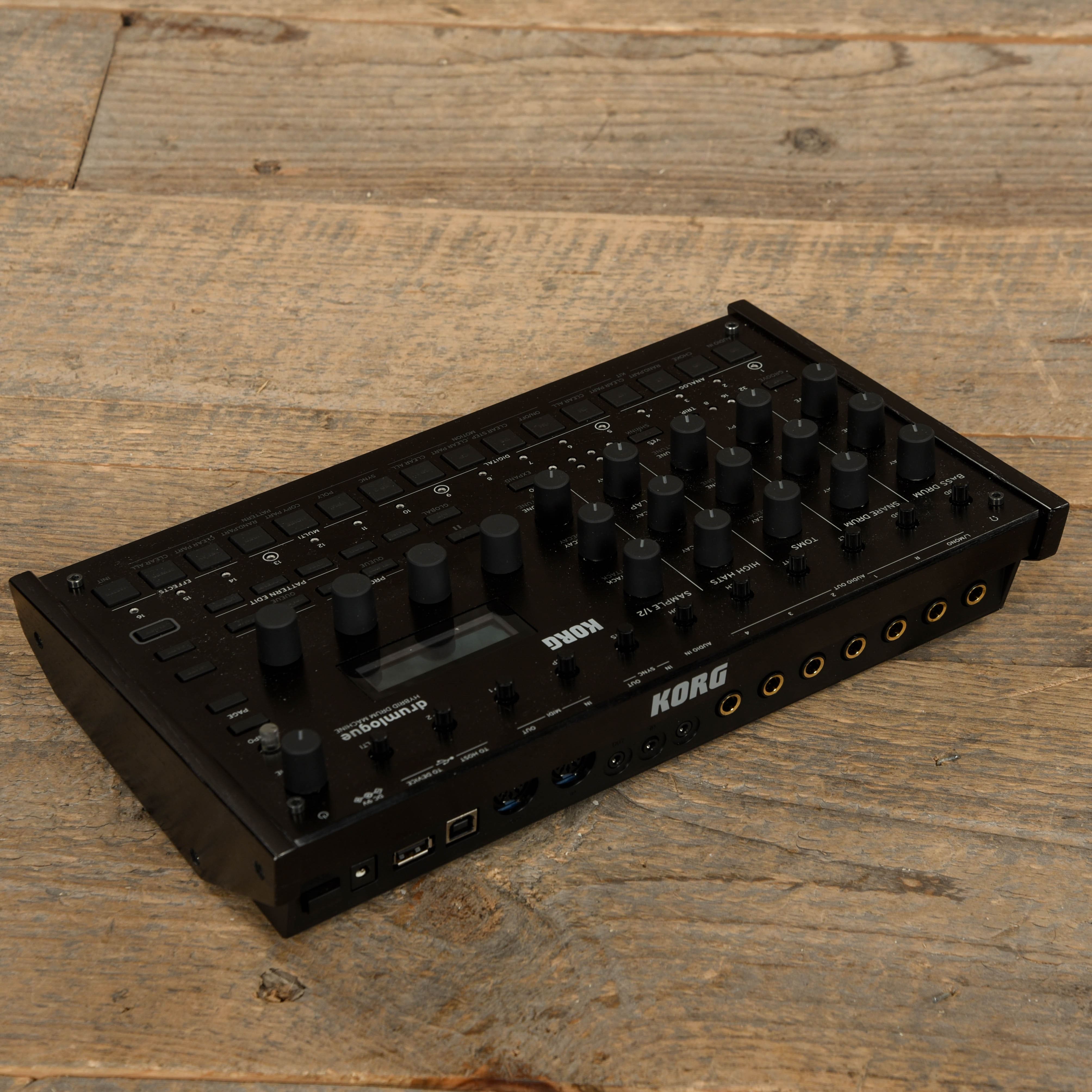 Korg drumlogue Hybrid Drum Machine Keyboards and Synths / Drum Machines