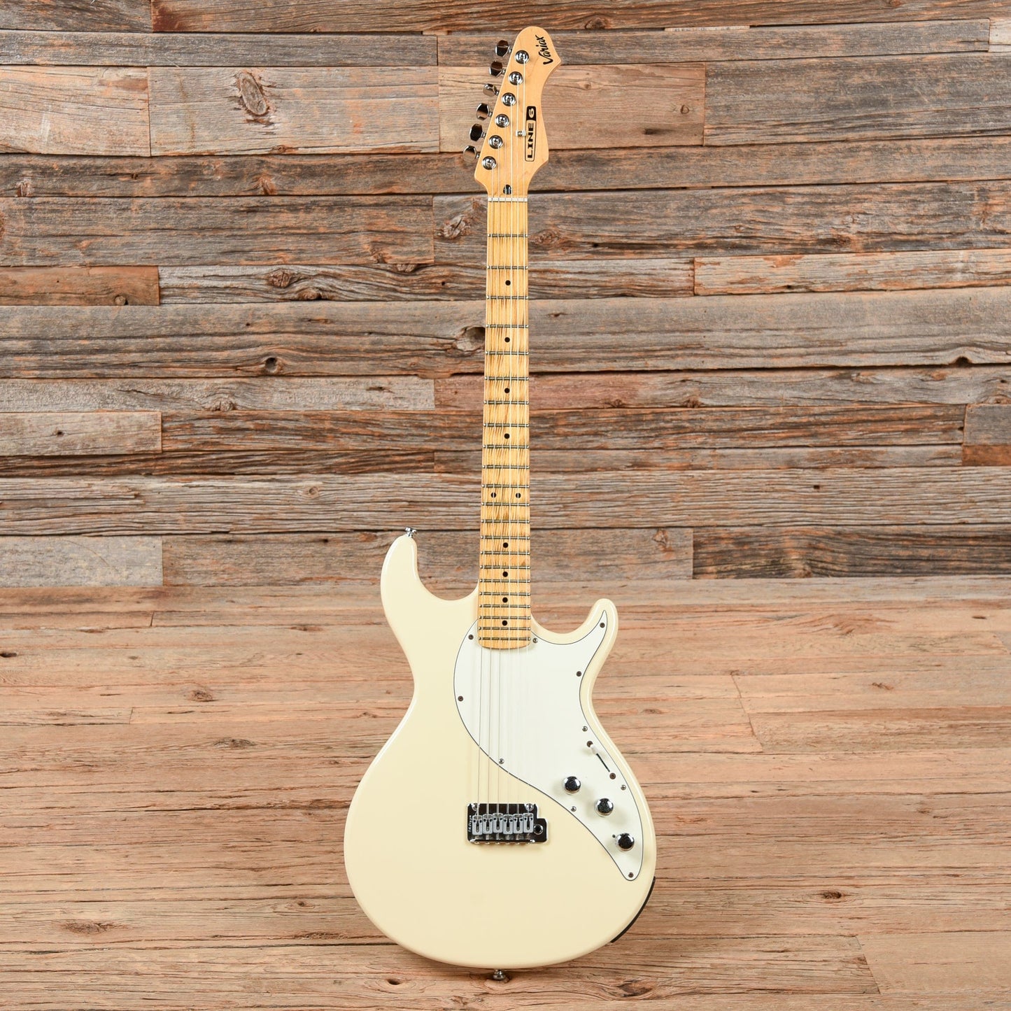 Line 6 Variax 600 Vintage White Electric Guitars / Solid Body