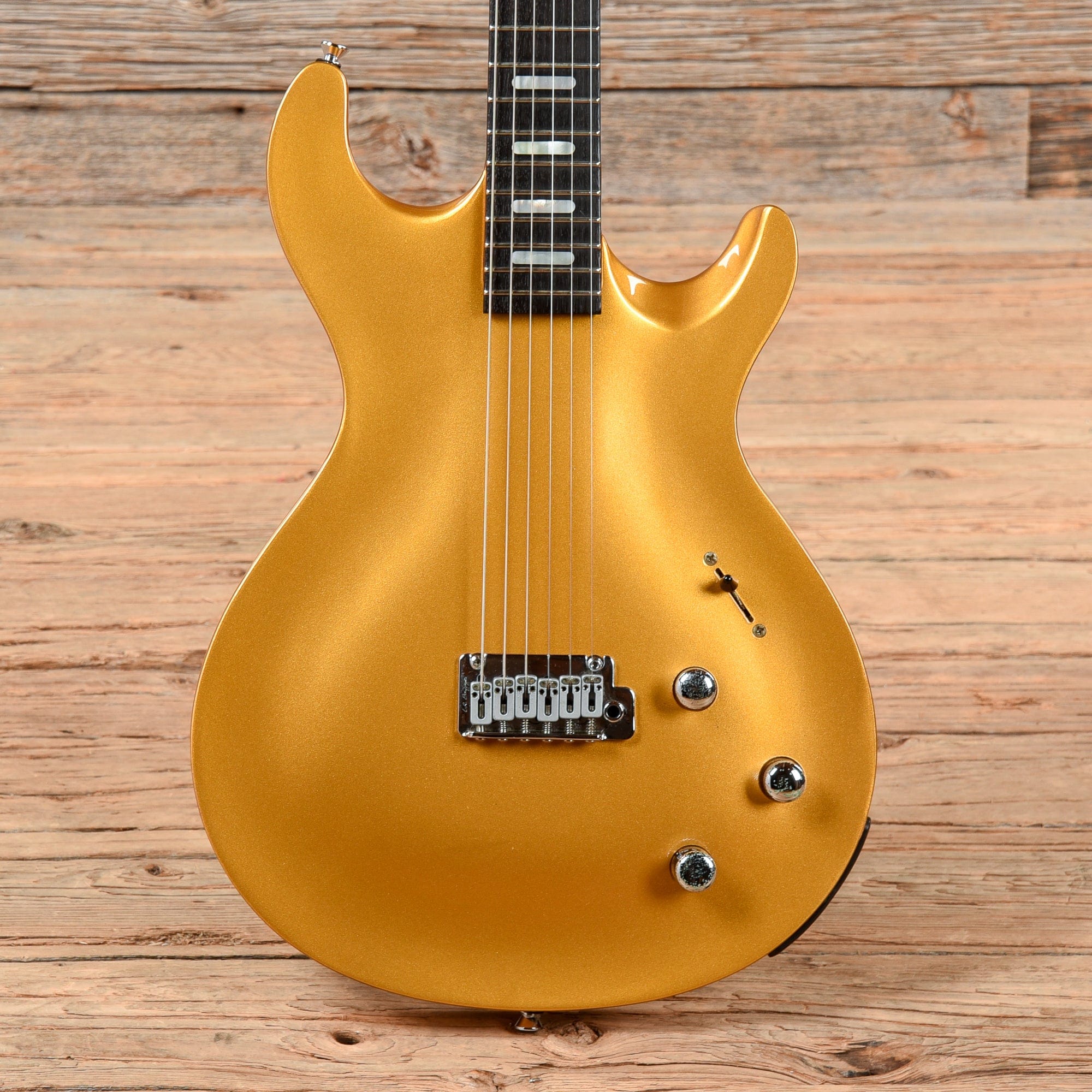 Line 6 Variax 700 Gold – Chicago Music Exchange