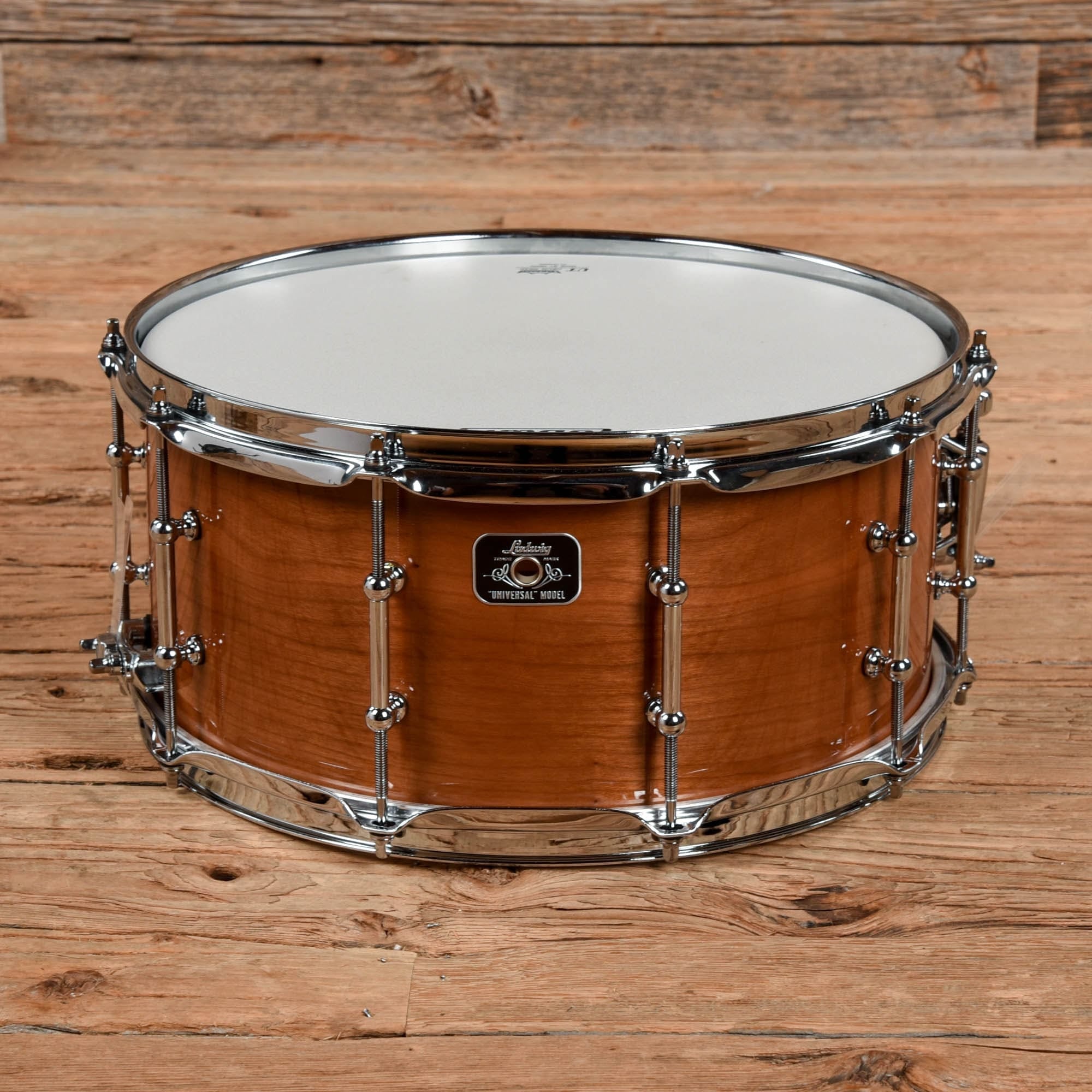 Ludwig 6,5x14 Universal Cherry SnareLudwig 6,5x14 Universal Cherry Snare  