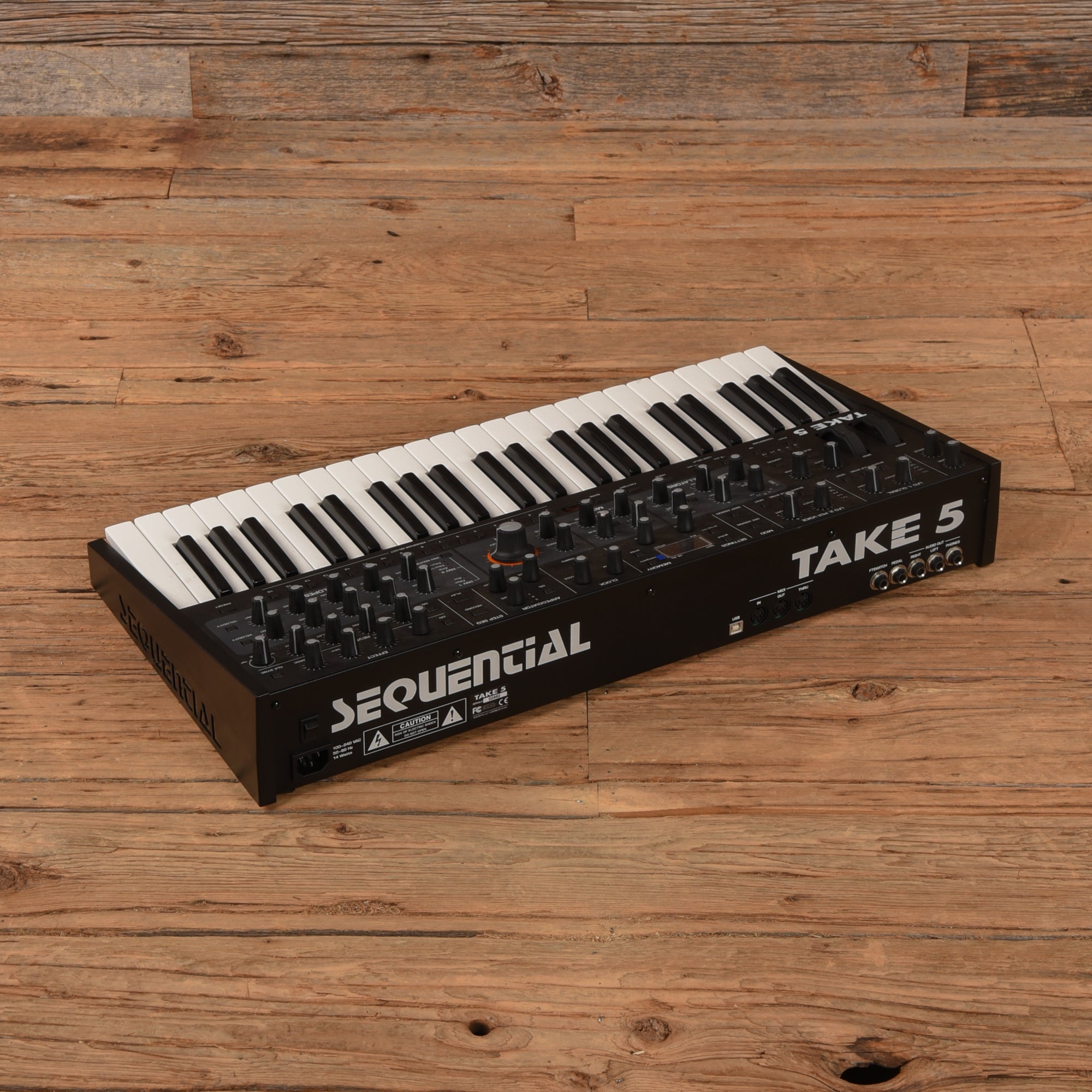 Sequential Circuits Take 5 44-Key 5-Voice Compact Polyphonic Synthesizer