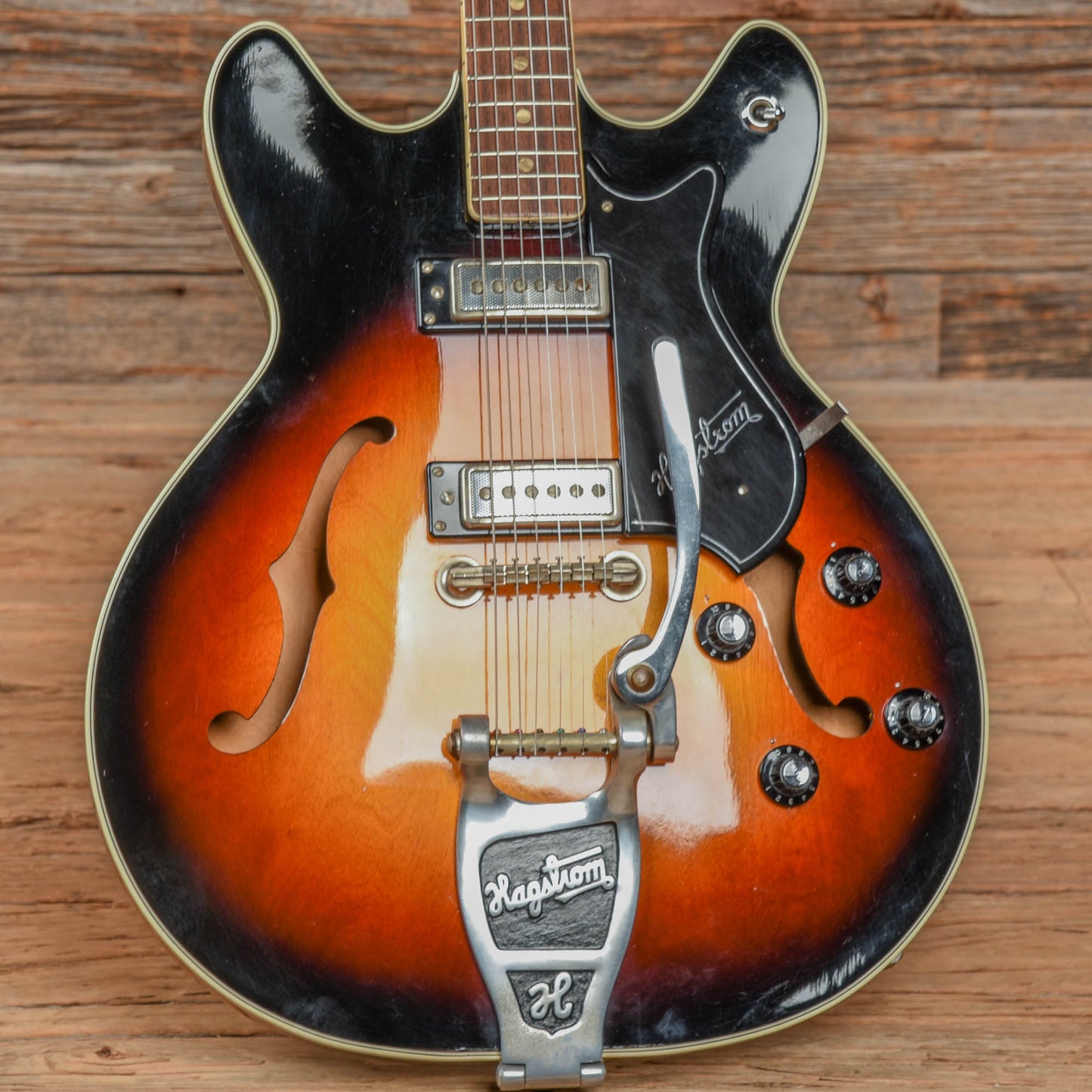 Hagstrom Viking Sunburst 1968