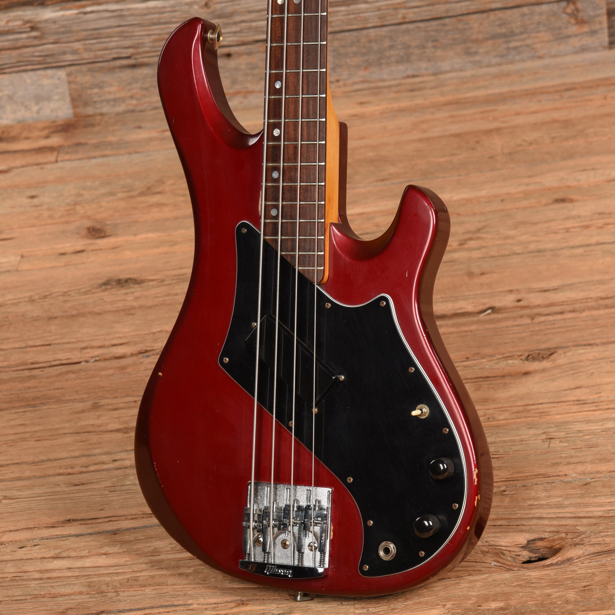 Gibson Victory Bass Candy Apple Red 1981