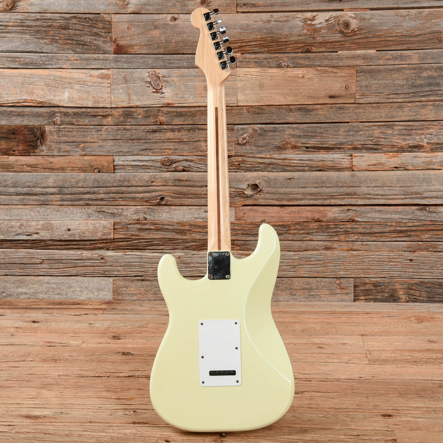 Fender Standard Stratocaster Vintage White